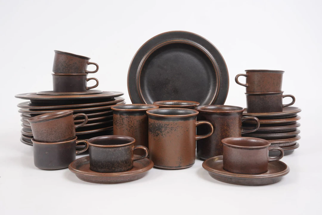 ULLA PROCOPÉ (1921-1968), kaffeservisdelar, 23 delar, stengods, "Ruska", Arabia