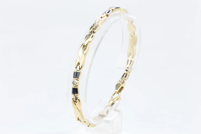 ARMBAND med vita och blå stenar, guld, 14 k, ca 8,91 g
