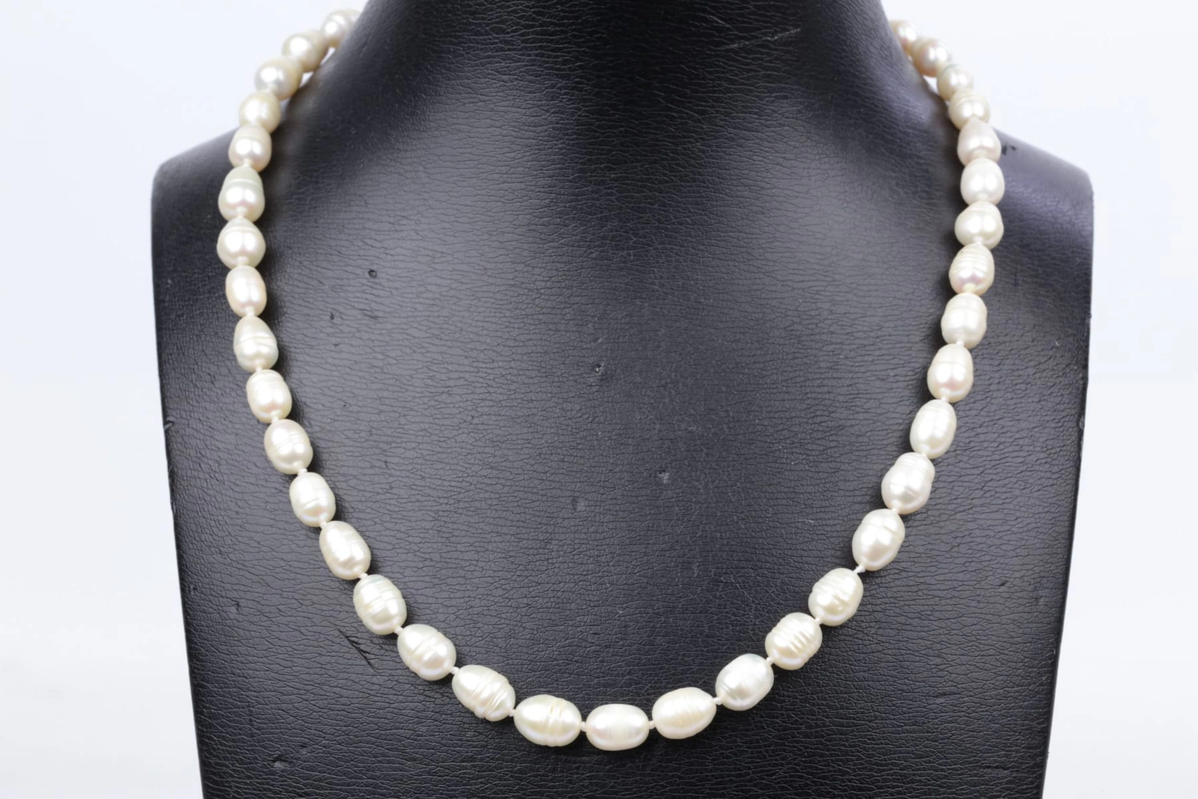 COLLIER med odlade pärlor, lås i silver