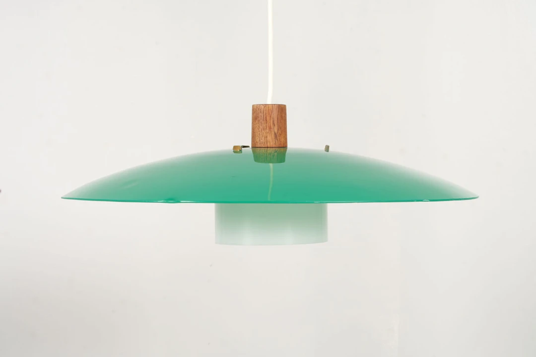 UNO & ÖSTEN KRISTIANSSON, taklampa, plast och teak, Luxus, 1950/1960-tal