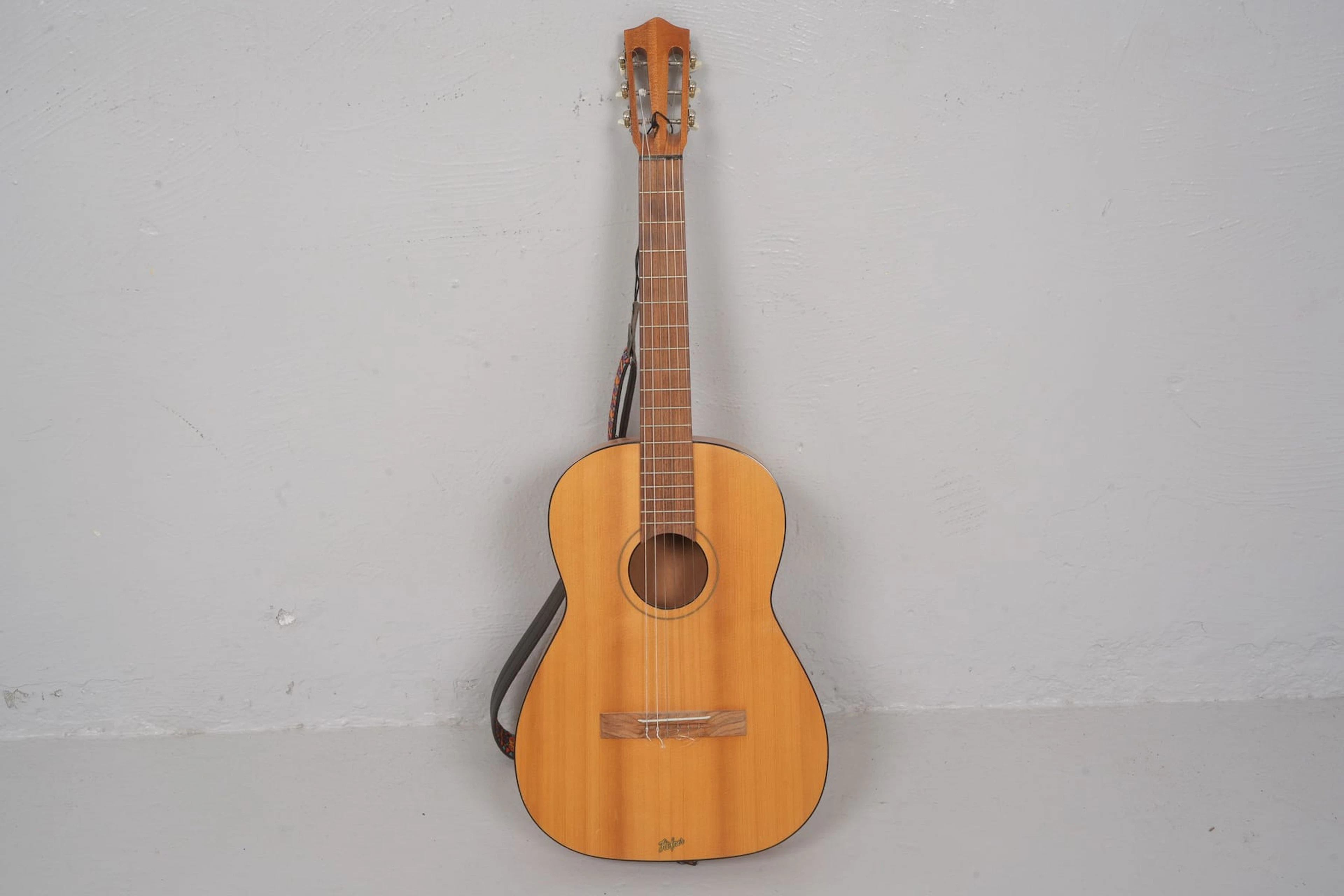 KLASSISK GITARR, Höfner, 1900-tal