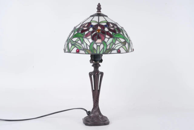 BORDSLAMPA, Tiffanystil, samtida