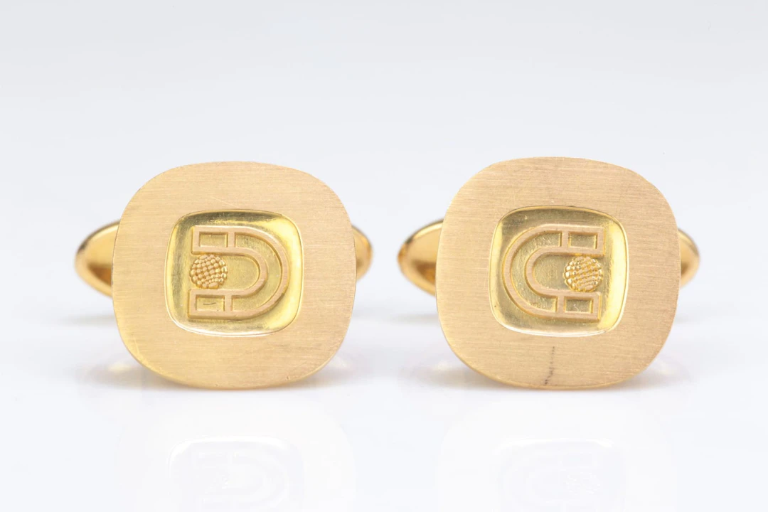 MANSCHETTKNAPPAR, ett par, guld, 18 k, ca 18,01 g, Sporrong, 1967