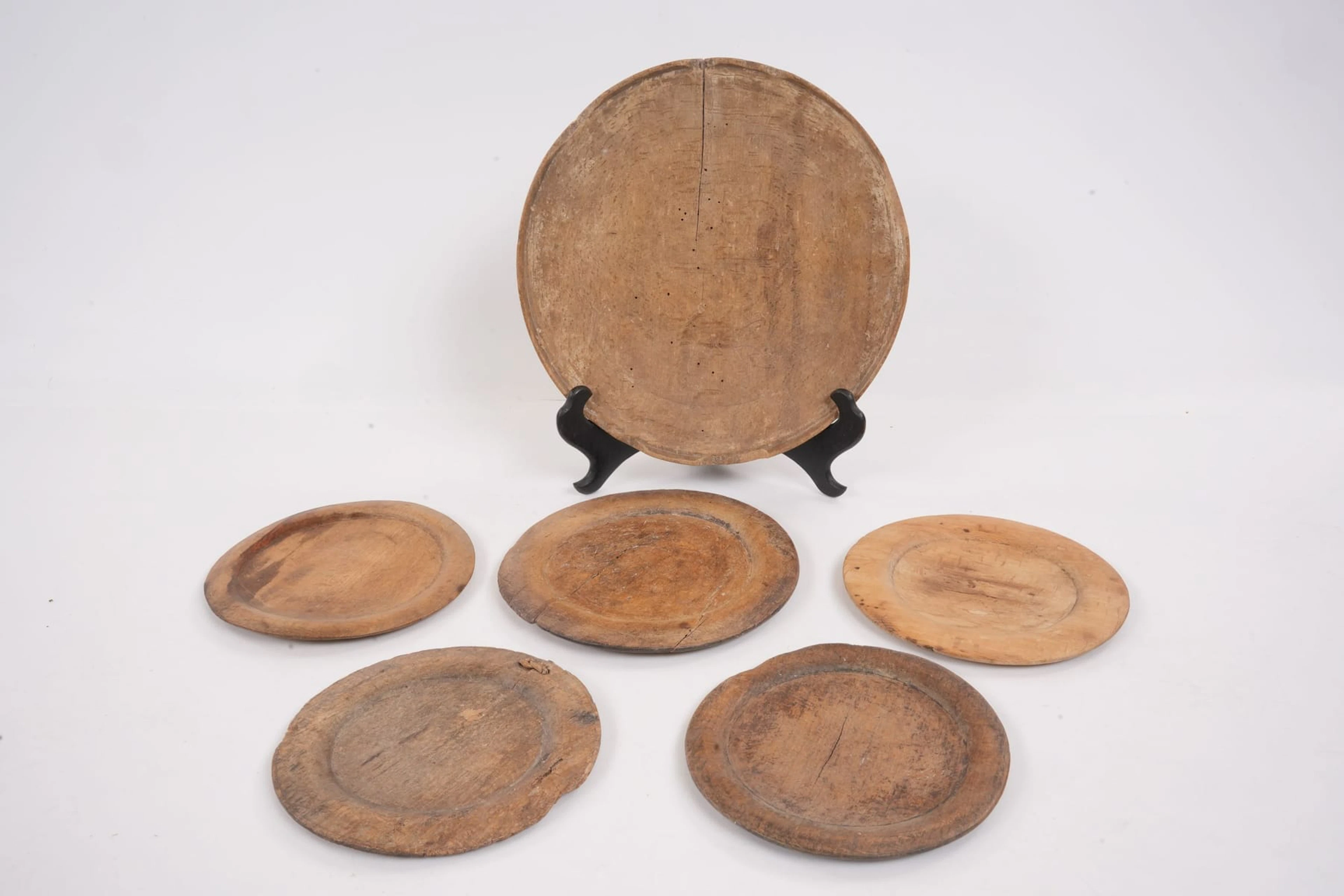TRÄTALLRIKAR, allmoge, 6 st, 1700/1800-tal