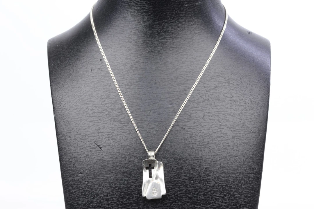 ROLF KARLSSON (1947), hänge, samt HALSKEDJA, pansar, silver