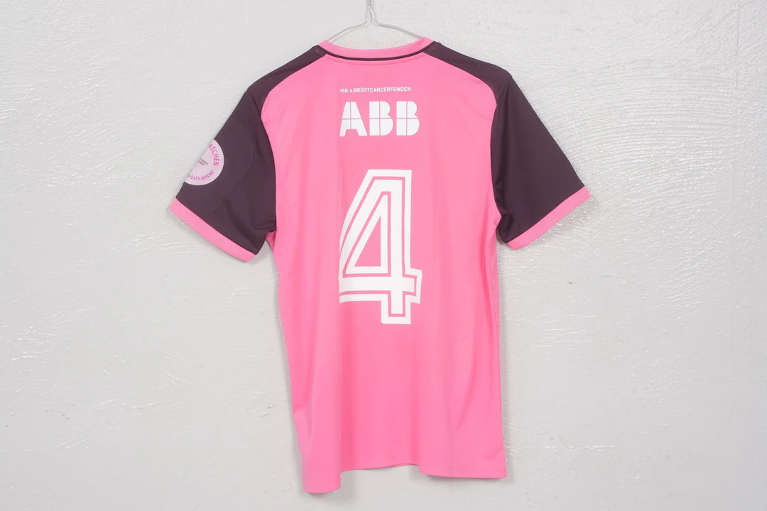 MATILDA ERIHOLM, , matchtröja, (M), "Rosa matchen", VSK Fotboll, 2026