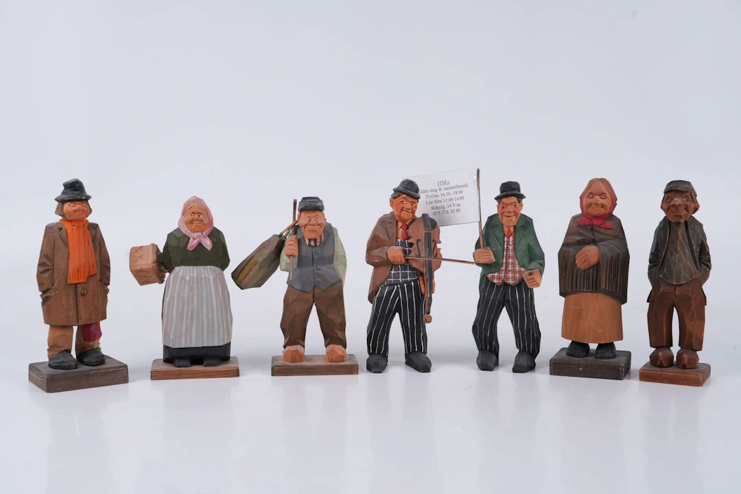 TRÄFIGURER, 7 st, Nils Gunnarsson, Egon Johansson, samt Axel J Persson