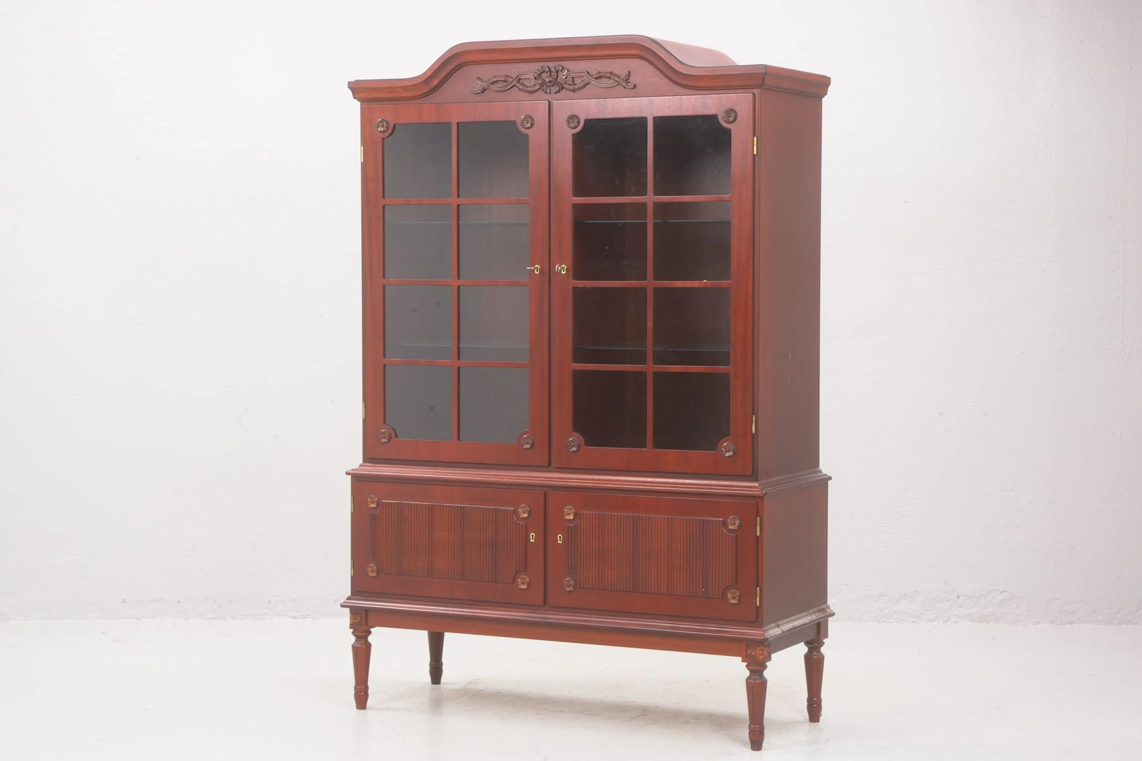 VITRINSKÅP, mahogny, gustaviansk stil, 1900-talets andra hälft
