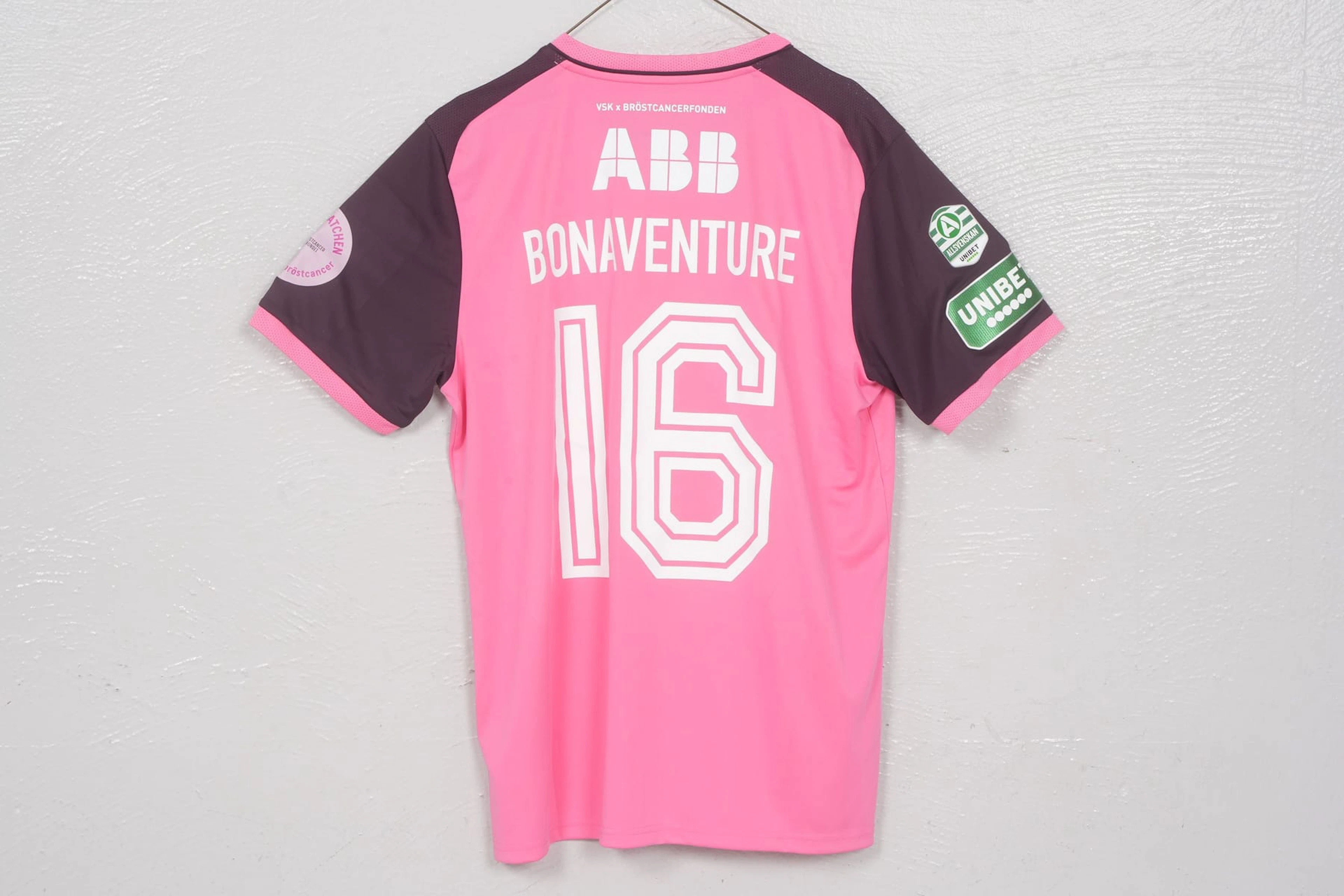 BONAVENTURE LENDAMBI, matchtröja, (L), "Rosa matchen", VSK Fotboll, 2026