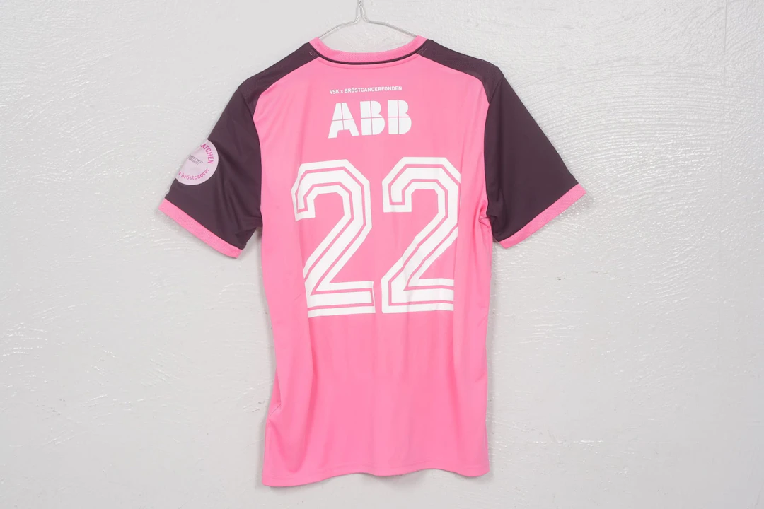 WILMA HEDENSTRÖM, matchtröja, (M), "Rosa matchen", VSK Fotboll, 2026
