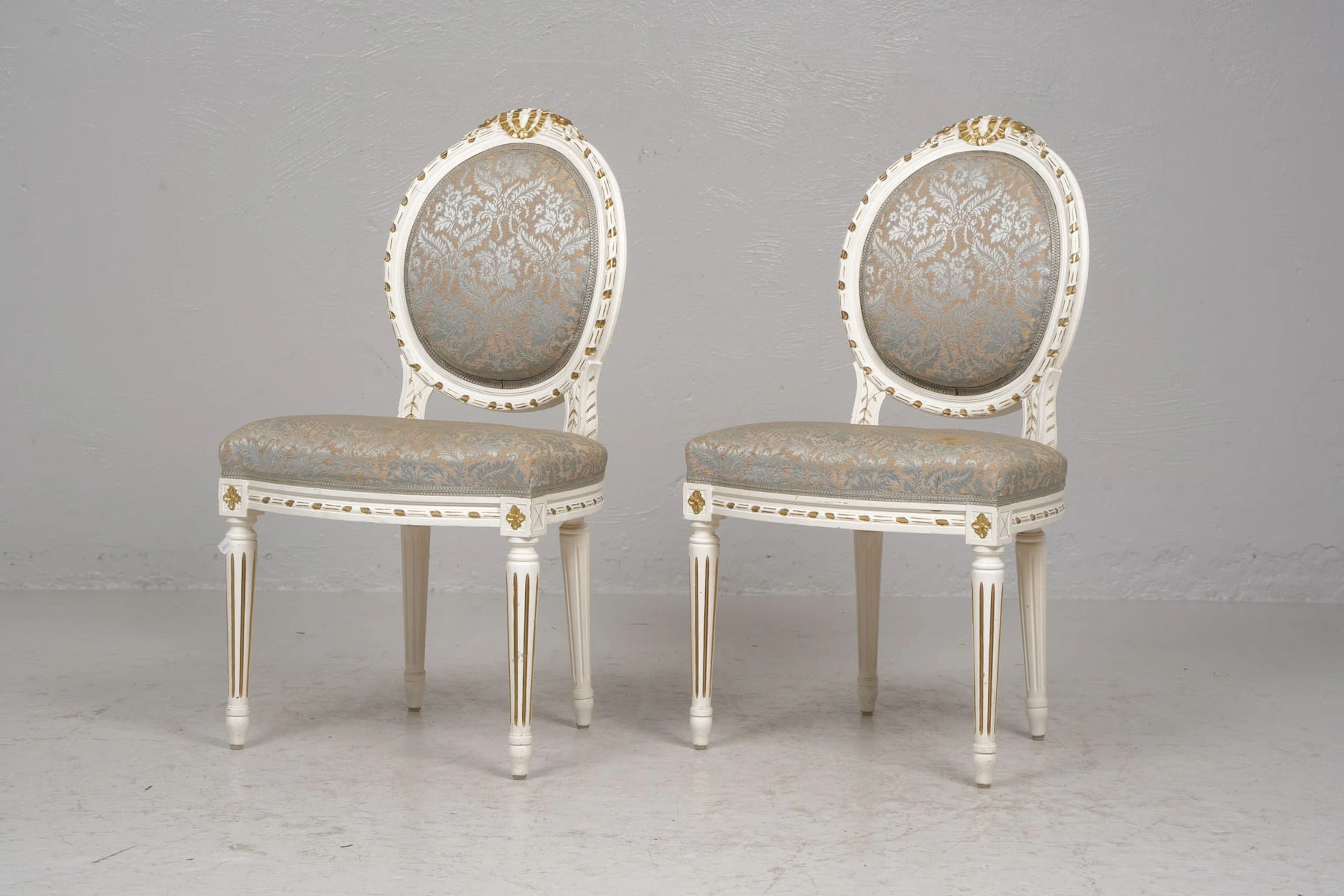 STOLAR, ett par, gustaviansk stil, 1900-tal