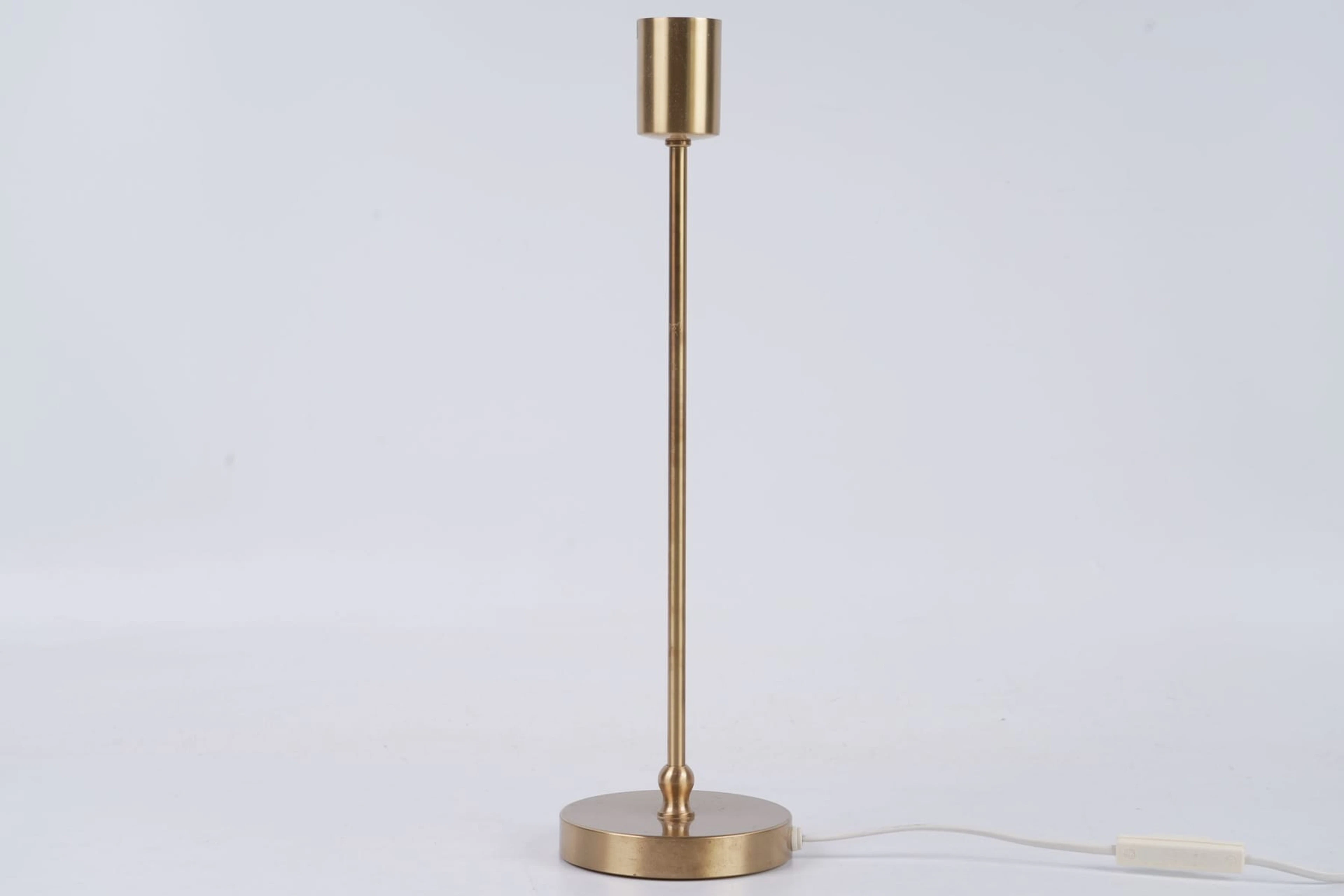 JOSEF FRANK (1885-1967) bordslampa, mässing, "modell 2332", Firma Svenskt Tenn