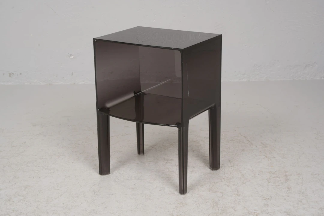 PHILIPPE STARCK (1949), nattduksbord "Small ghost buster", Kartell, Italien