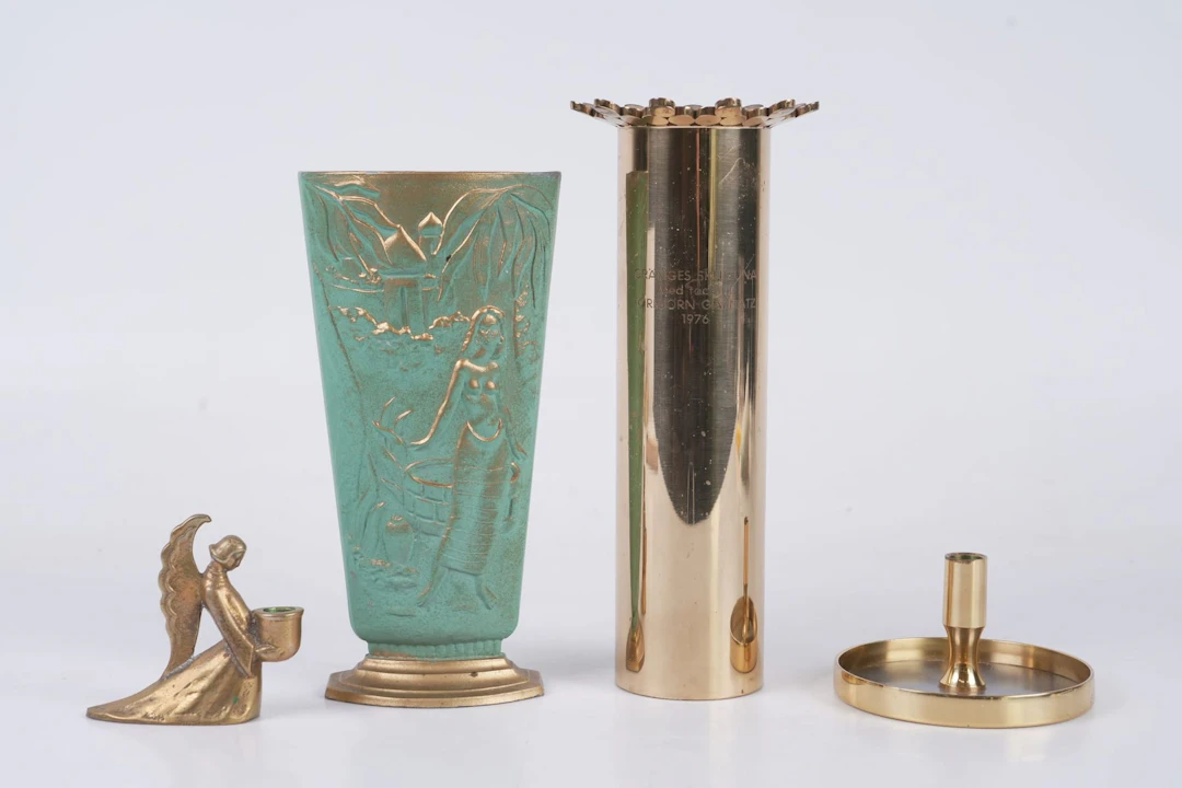 LJUSSTAKAR, 2 st, samt vaser, 2 st, bl.a. Dansk Designs, Skultuna Bruk