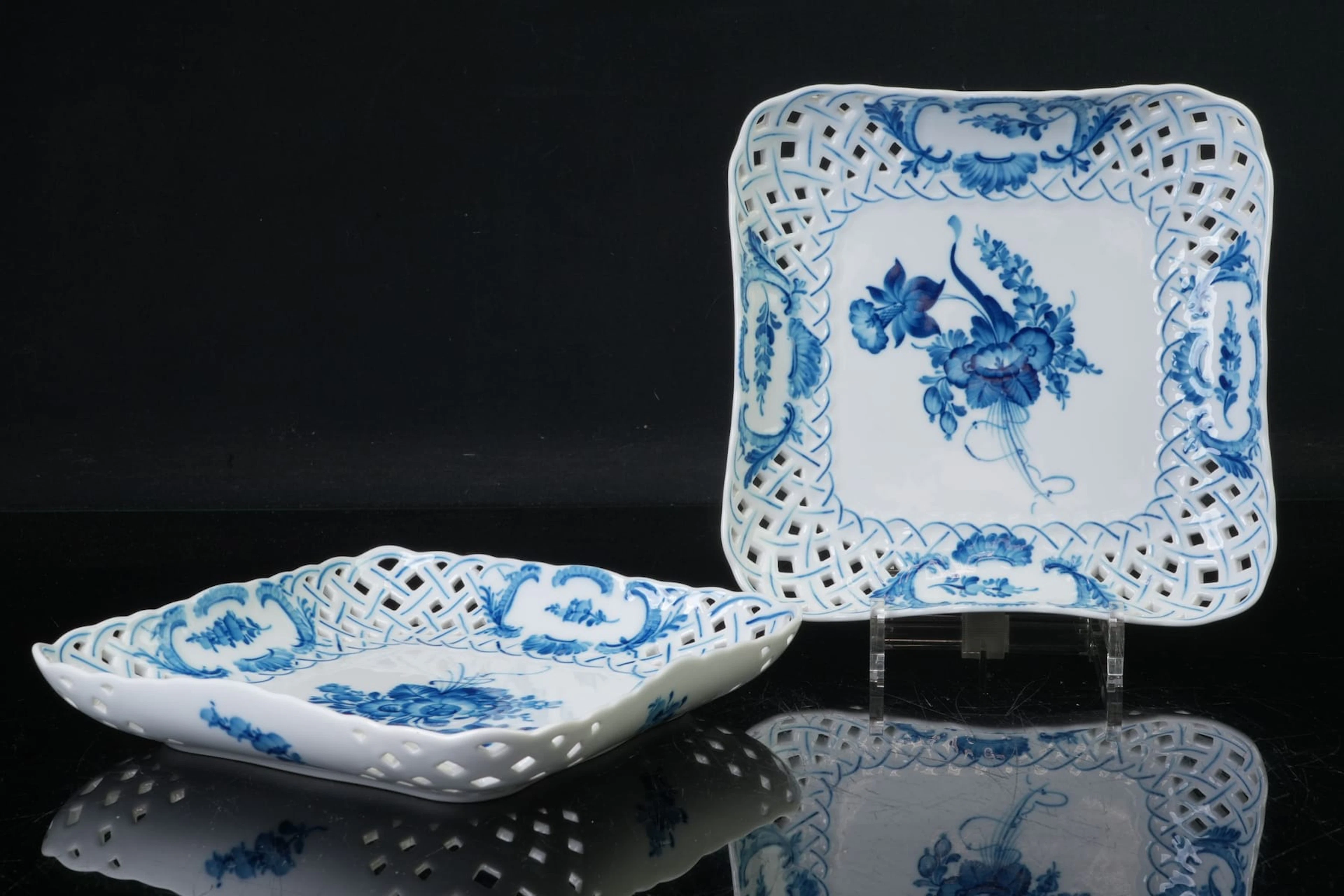 FAT, 2 st, genombruten dekor, "Blå Blomst", Royal Copenhagen