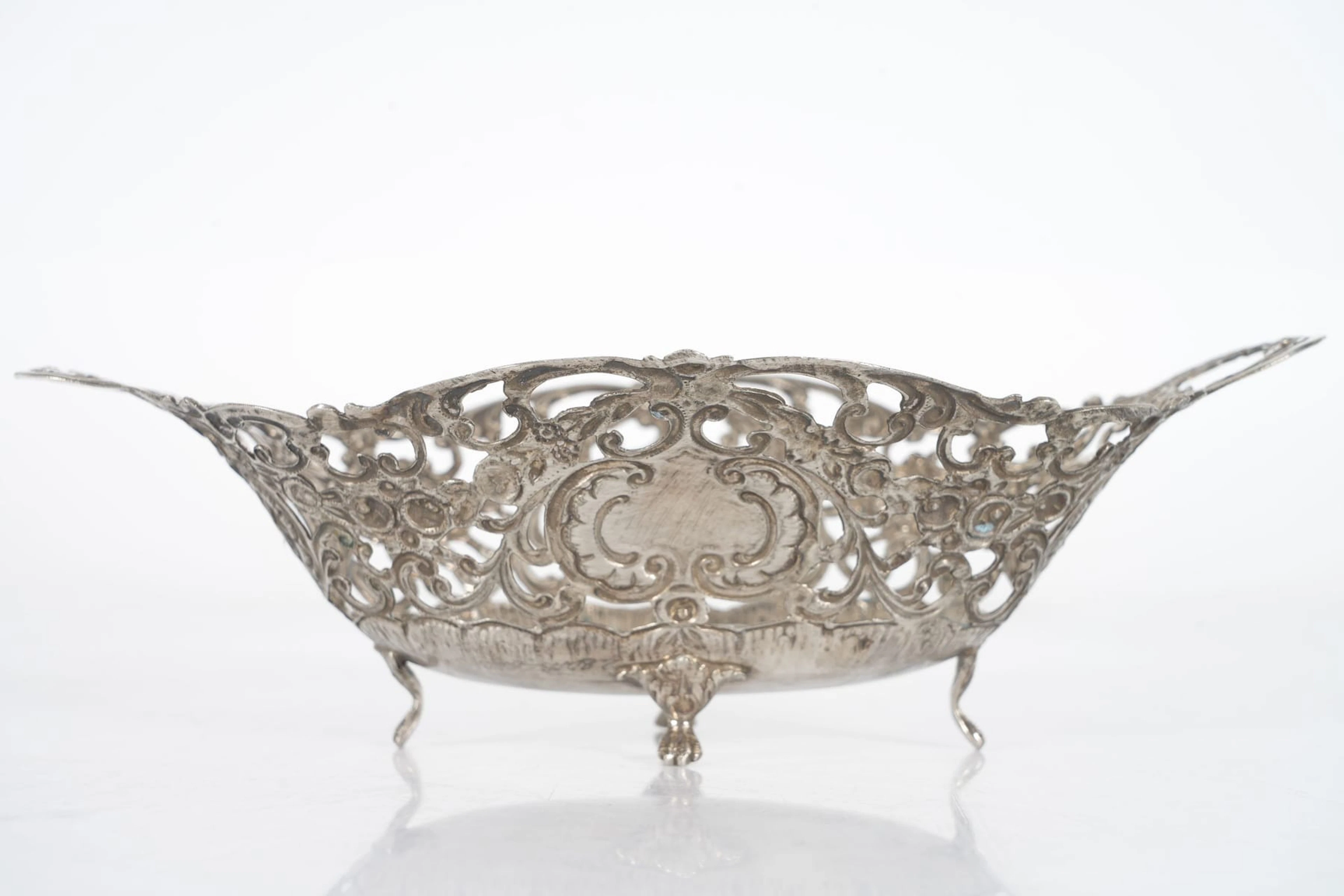GALLERSKÅL, på tassar, silver, Tyskland, ca 143,4 g