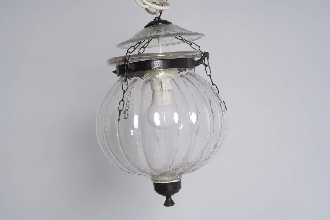 TAKLAMPA, metall med kupa i glas, 1900-tal
