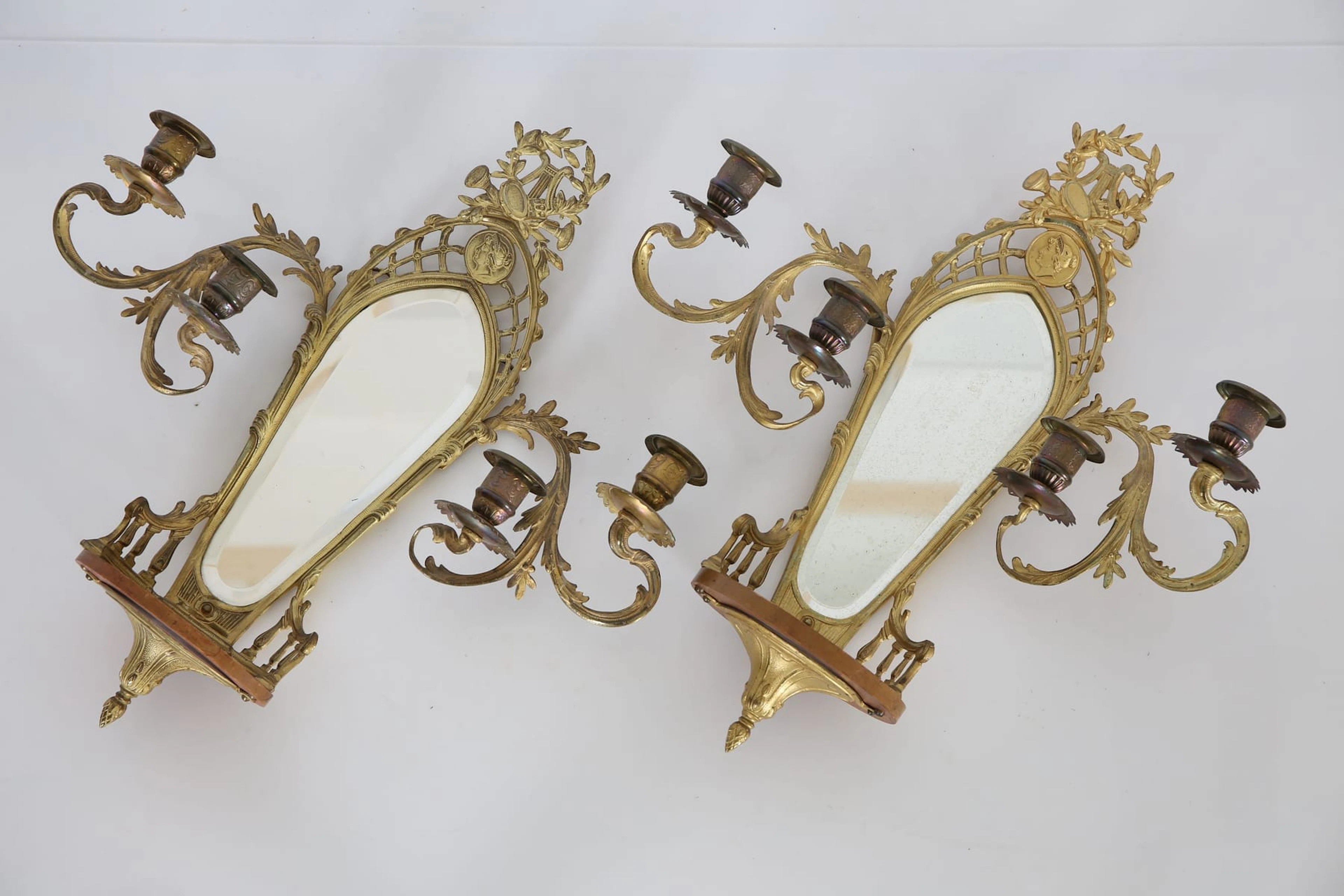 VÄGGLAMPETTER, ett par, med konsoldel, mässing, nyrenässans, 1800-tal