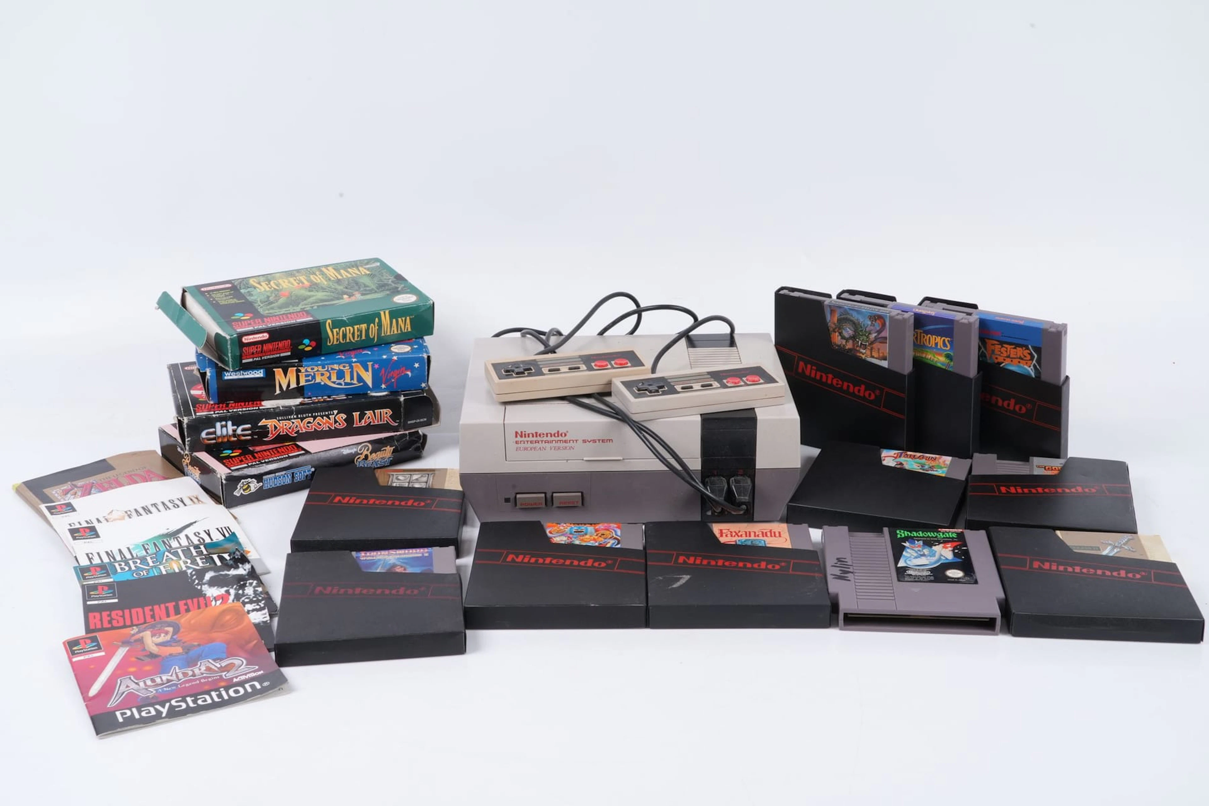 SPELKONSOL, Nintendo 8 bit, samt SPEL, bl.a. Zelda, A link to the