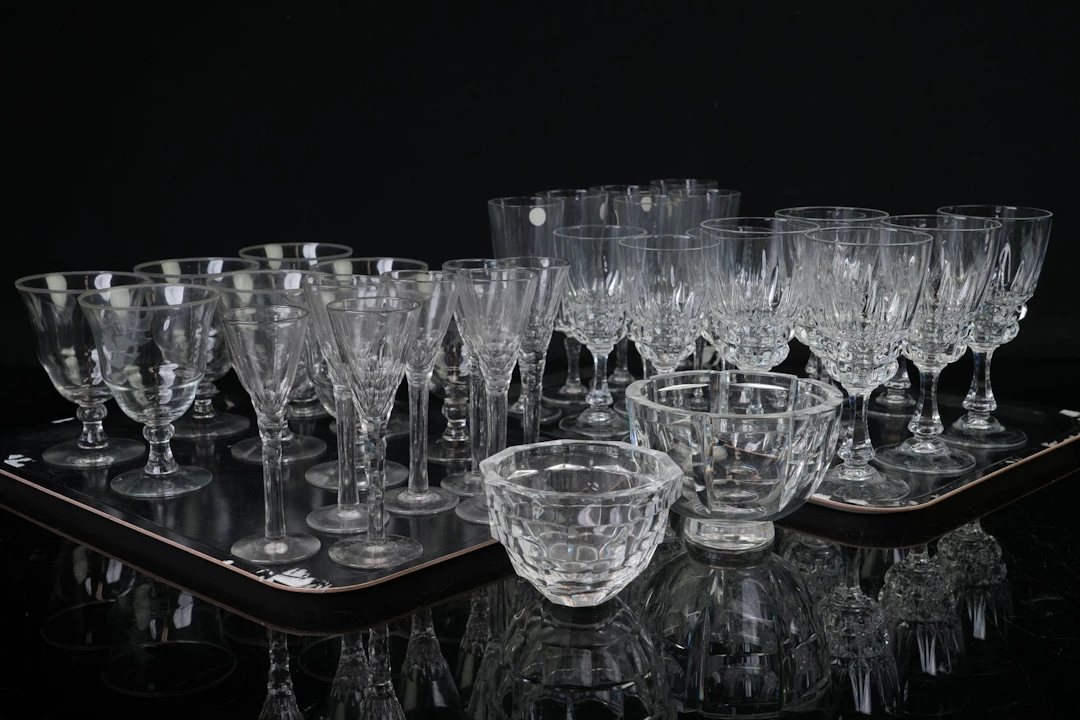PARTI med glas, bl.a. Orrefors