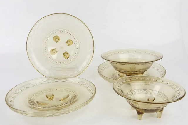 EDVIN OLLERS (1888-1959), skålar, 2 st, samt fat, 3 st, pressglas