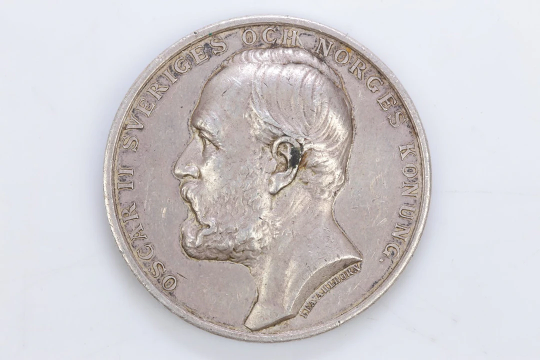 MEDALJ, silver, Oscar II, "För hästafvelns främjande", ca 38,16 g