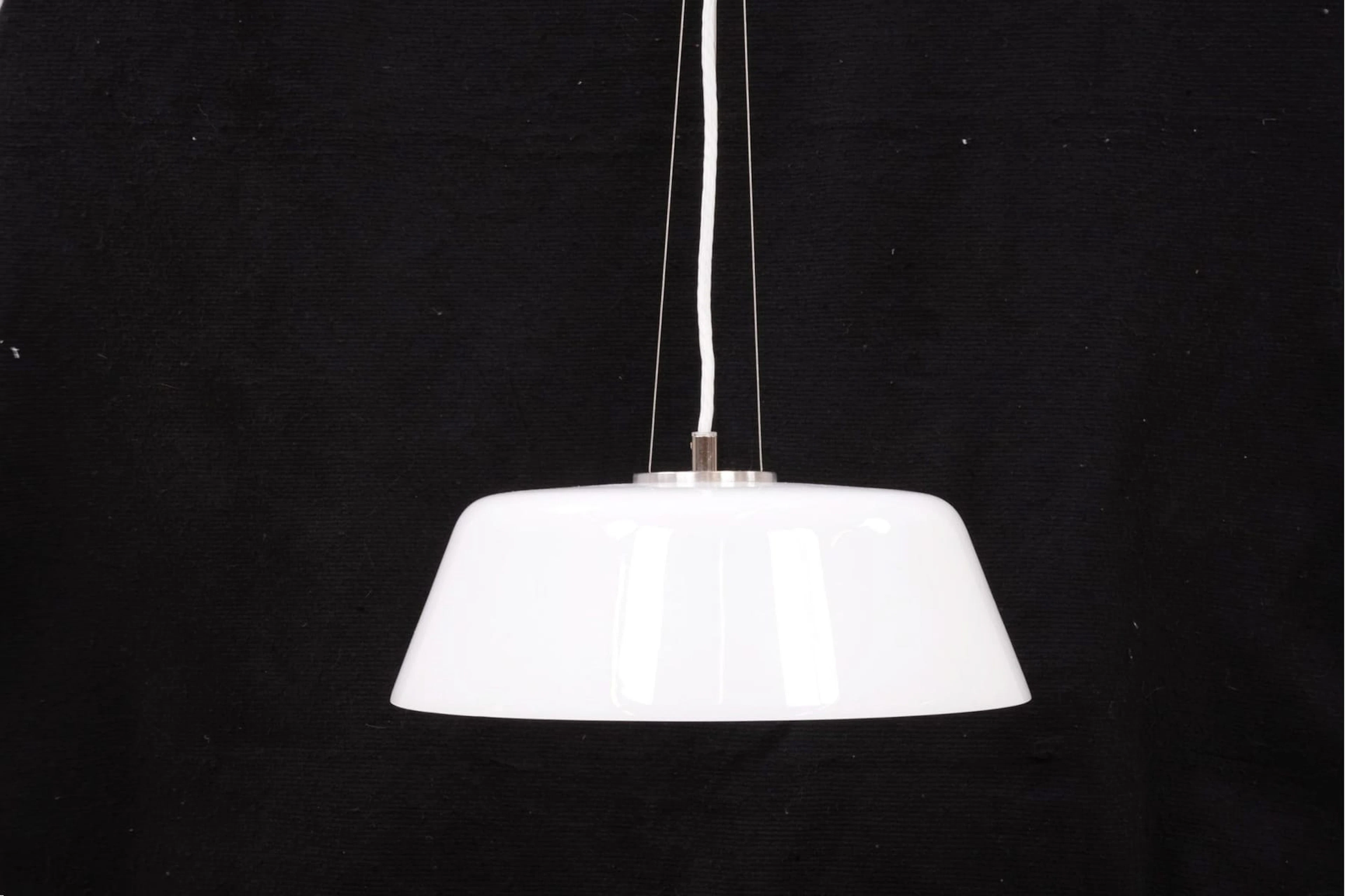 ARNE JACOBSEN (1902-1971), taklampa, "Stelling pendant", jubileumsmodell