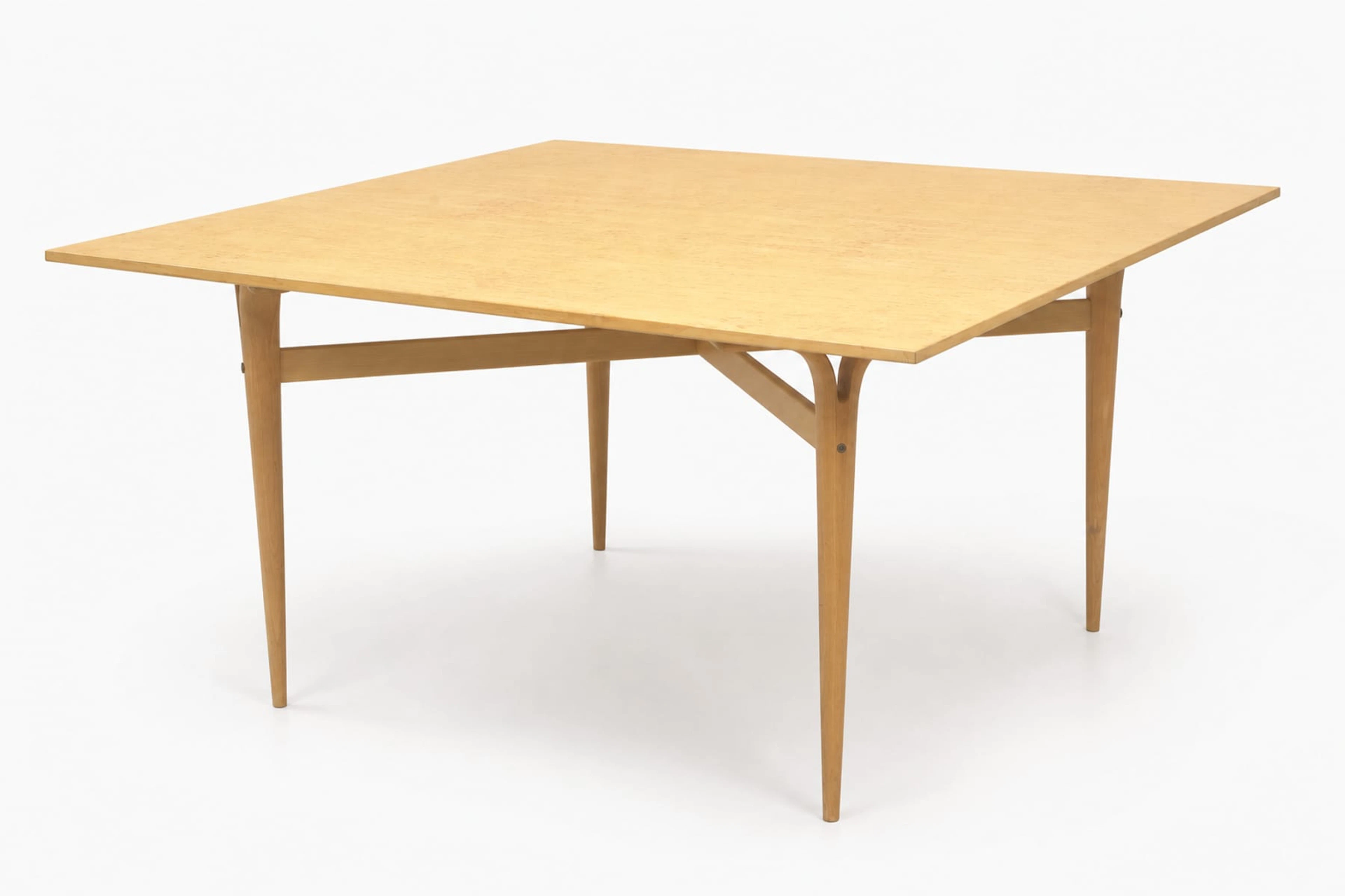 BRUNO MATHSSON (1907-1988), bord, "Linda", masurbjörk, Dux