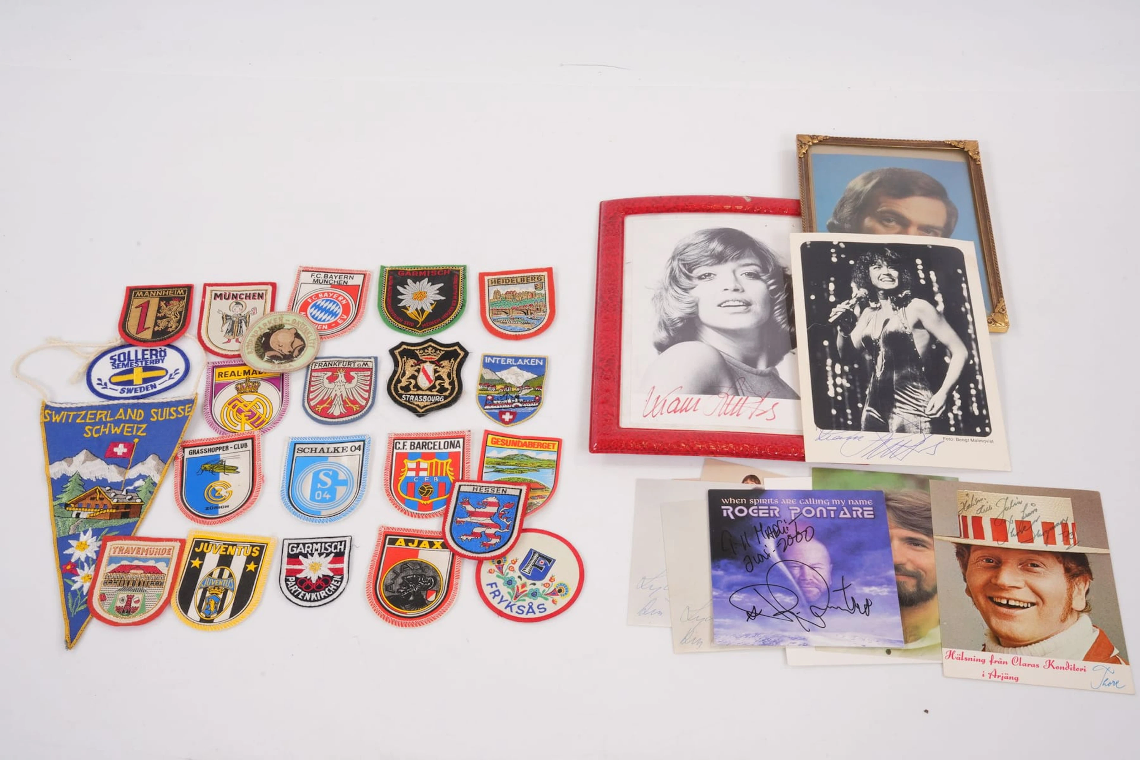 TYGMÄRKEN, 22 st, fotbollslag, samt AUTOGRAFER, bl.a. Lill-Babs, Roger