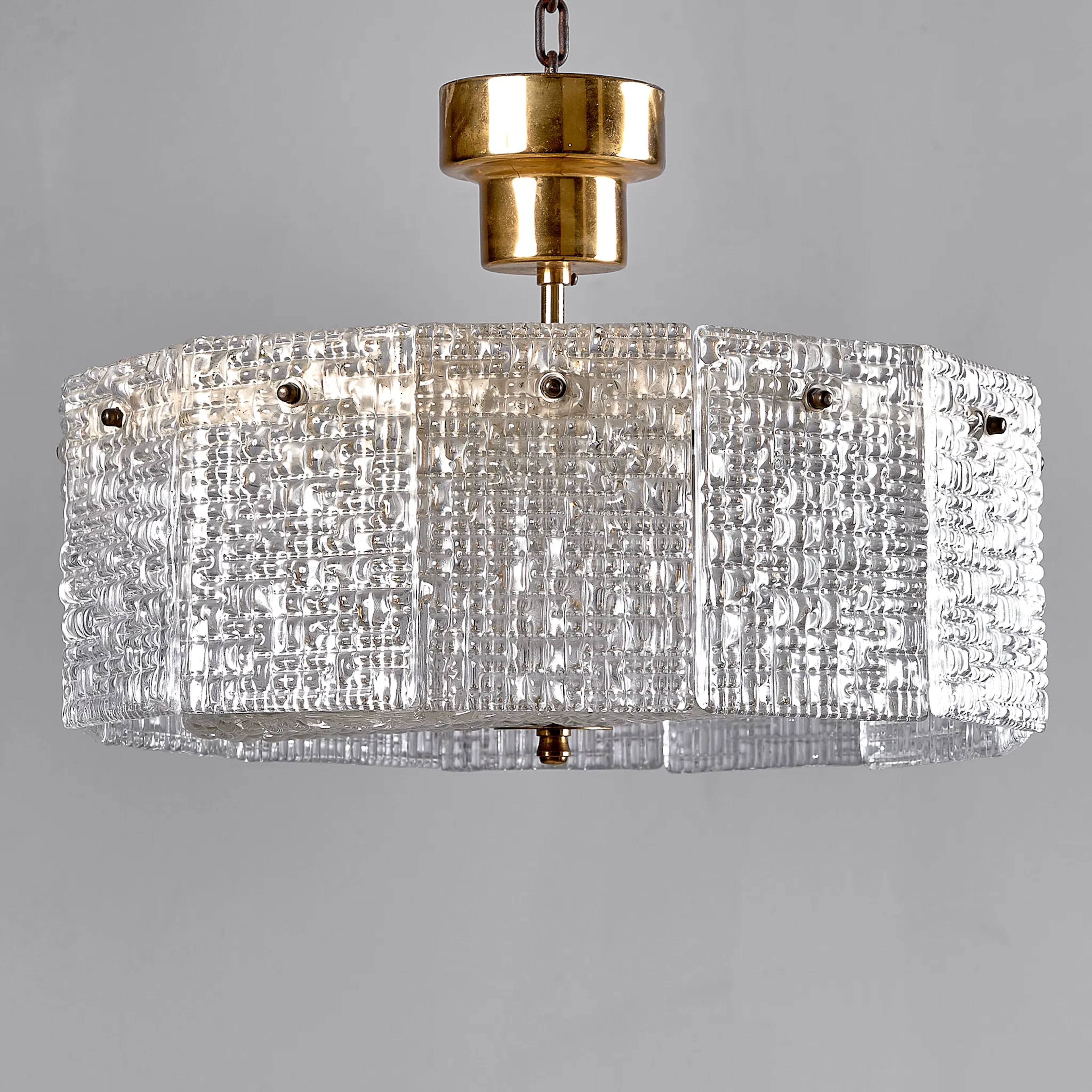 CARL FAGERLUND. Taklampa. Glas och mässing. 1960-70-tal.