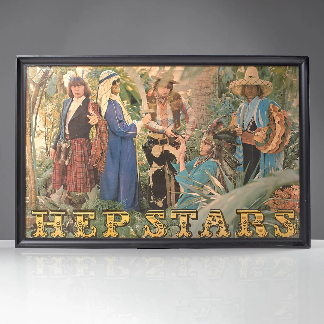 HEP STARS. Filmaffisch. Habari Safari. Signerad av alla medlemmar.