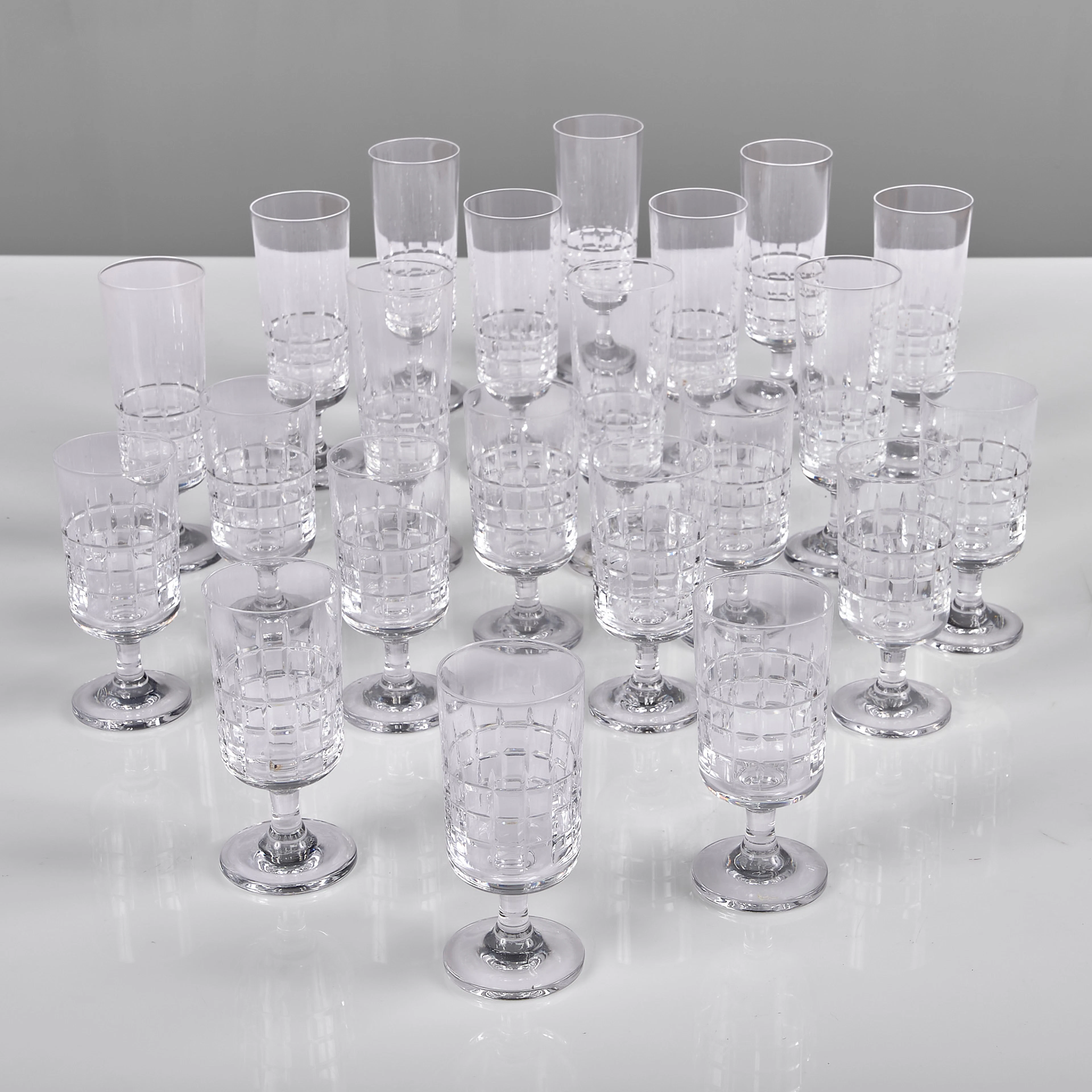 VICKE LINDSTRAND. Glas. City. Kosta. 11+11. 22 stycken.