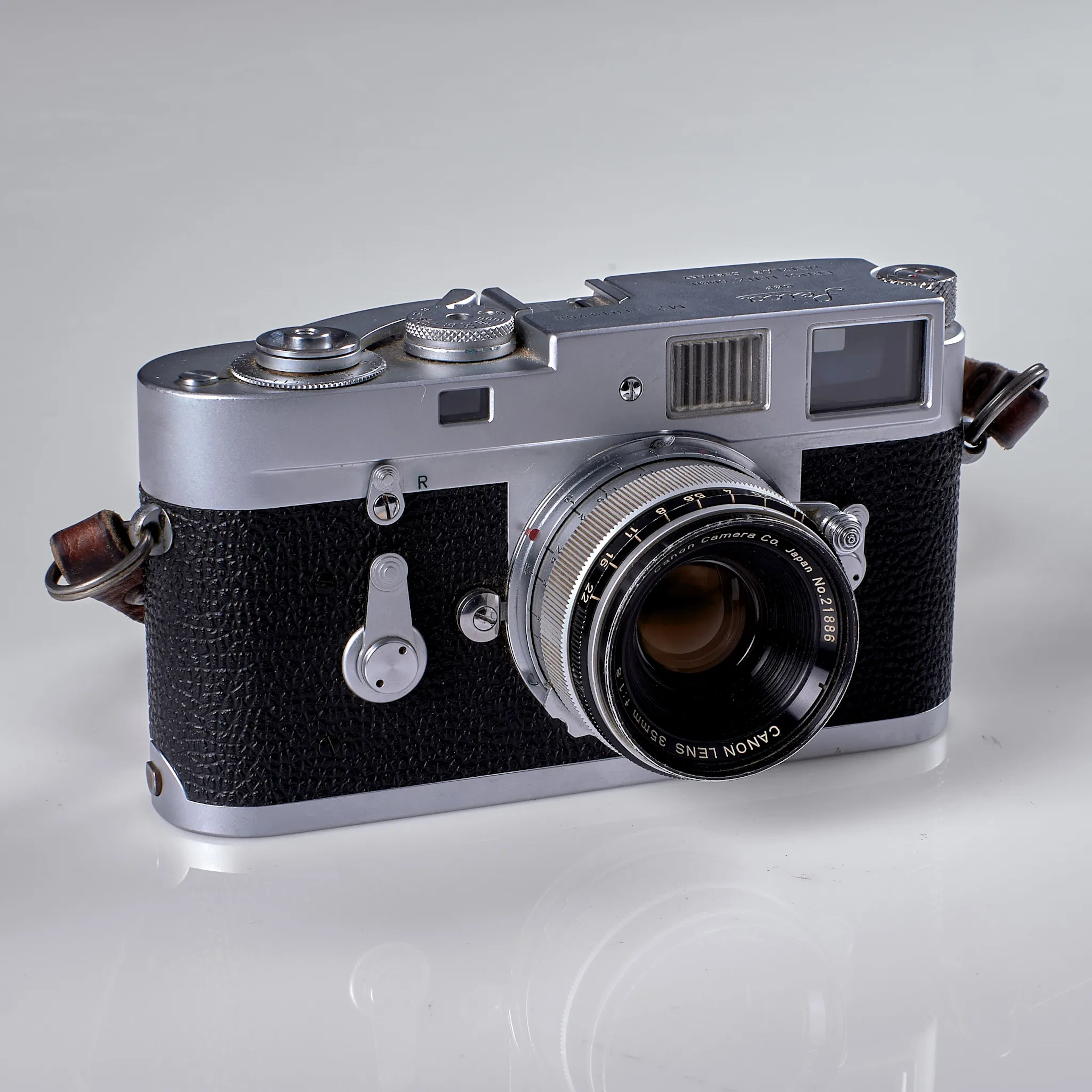 KAMERA. Ernst Leitz Wetzlar. Leica M 2. Serienummer 1019758. 1961.