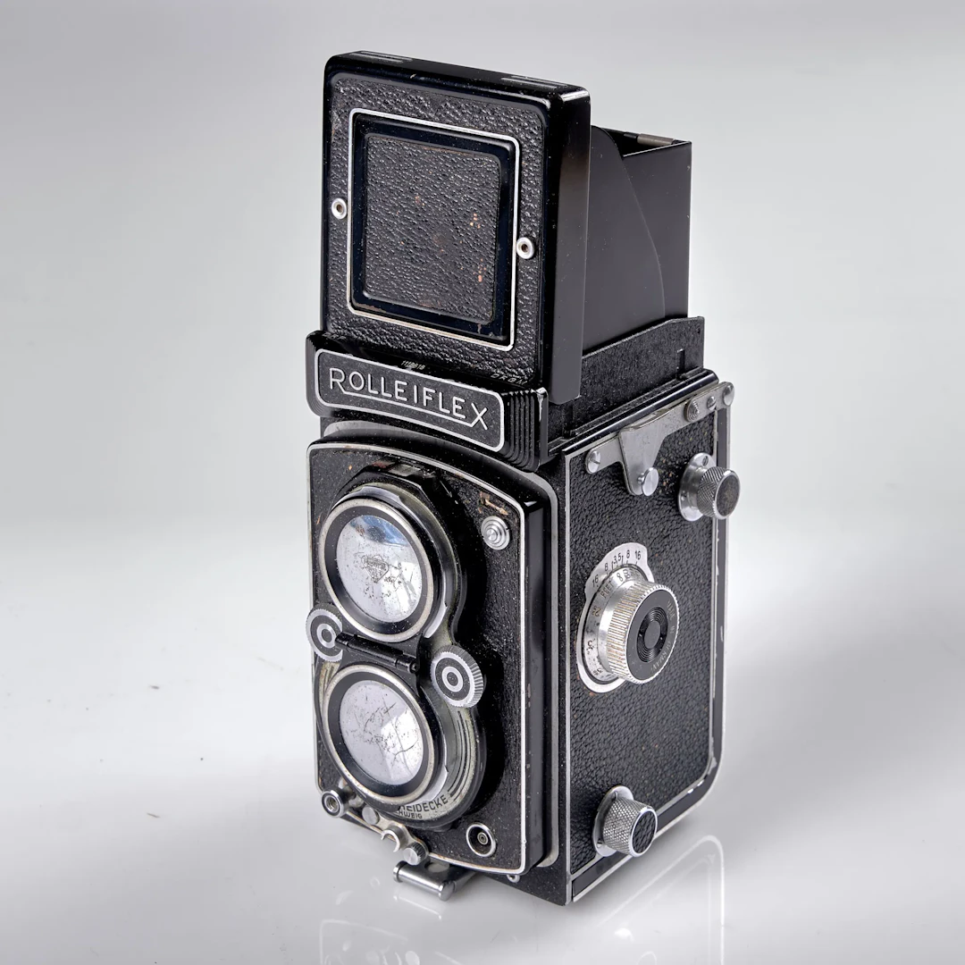 KAMERA. Rolleiflex. Schneider-Keuznach Xenar 1:3,5/75 2243017. Model