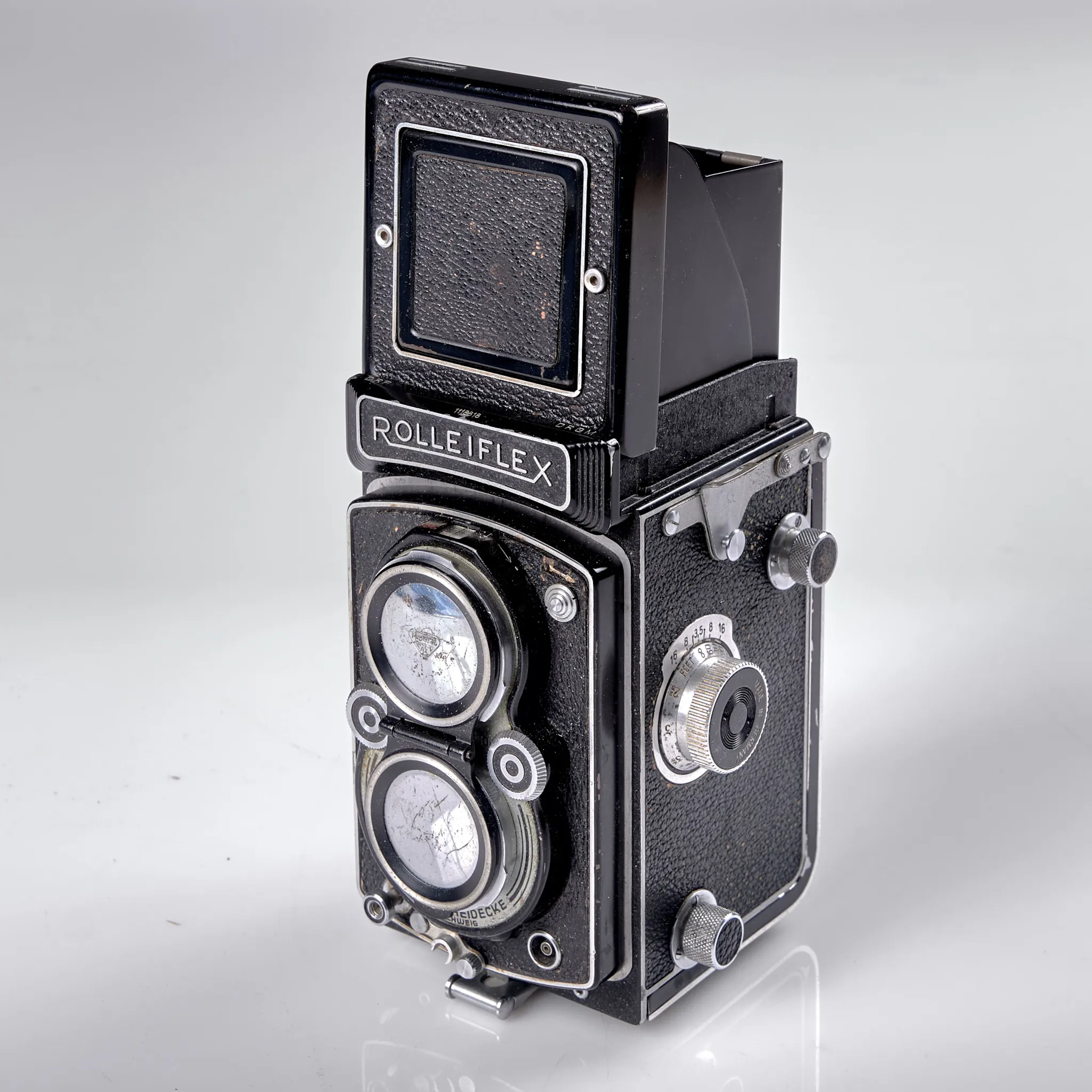 KAMERA. Rolleiflex. Schneider-Keuznach Xenar 1:3,5/75 2243017. Model