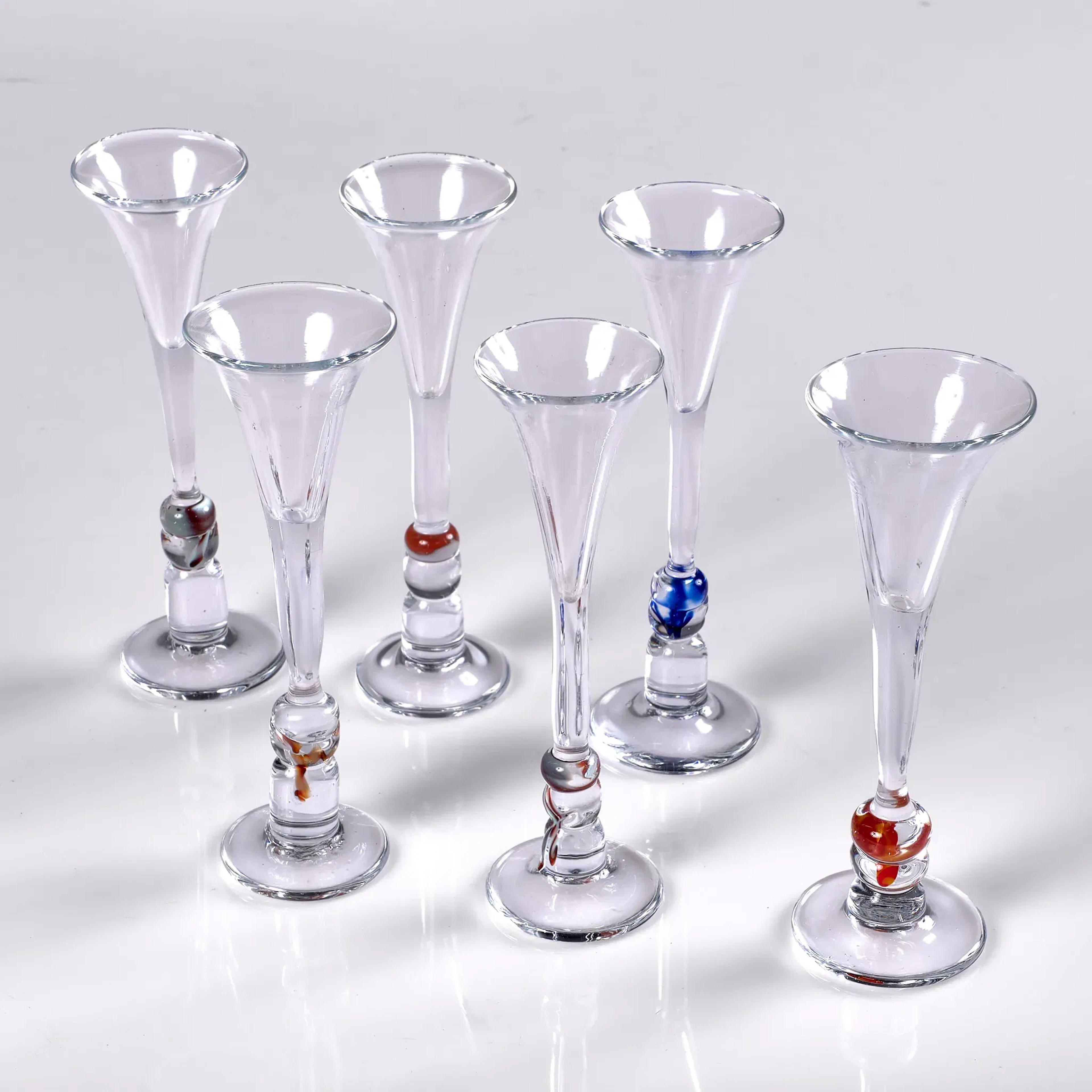 MONICA BACSTRÖM. Snapsglas. 6 stycken. Comet. Kosta Boda. 1992.