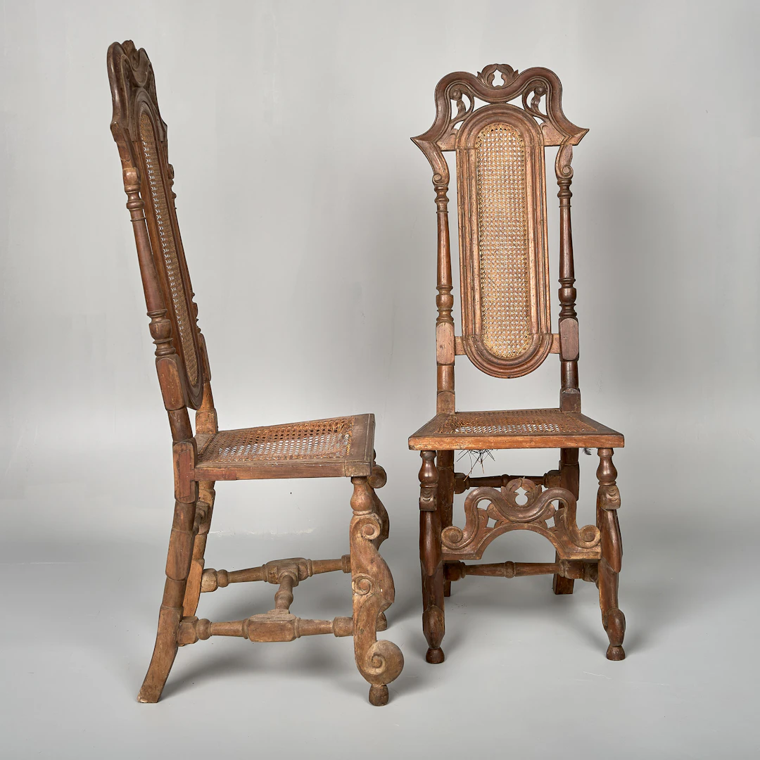 1 PAR STOLAR. Valnöt. William & Mary-stil. 1800-tal.