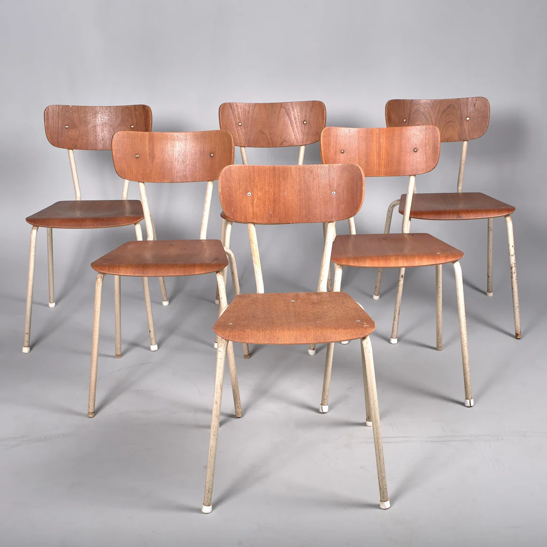 STOLAR. 6 stycken. Teak. Industrimodell. 1950-tal.