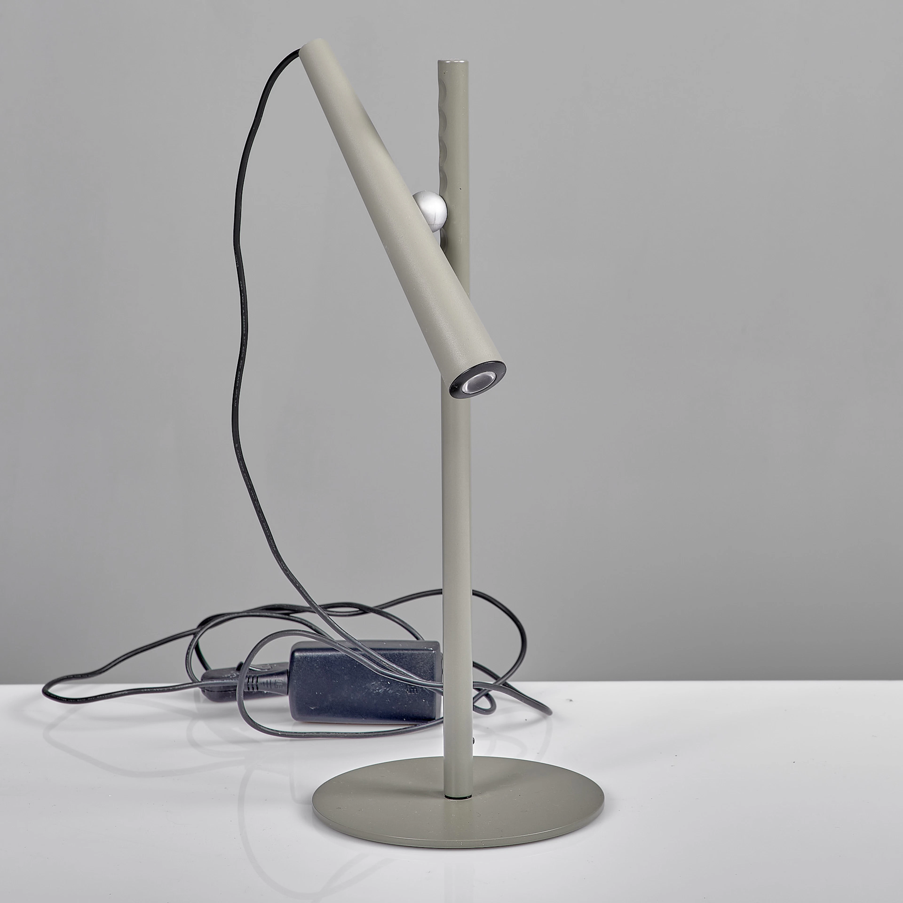 GIUULIO LACCHETTI. Bordslampa. Magneto Lettura. Foscarini, Italien.