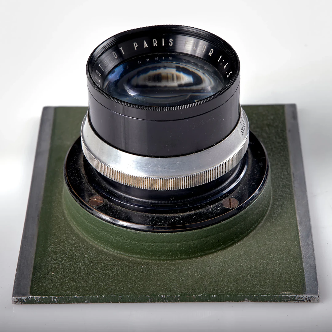 OBJEKTIV. Berthiot Paris Flor 1:4,5 f=200 N o 881826. 1948-49.