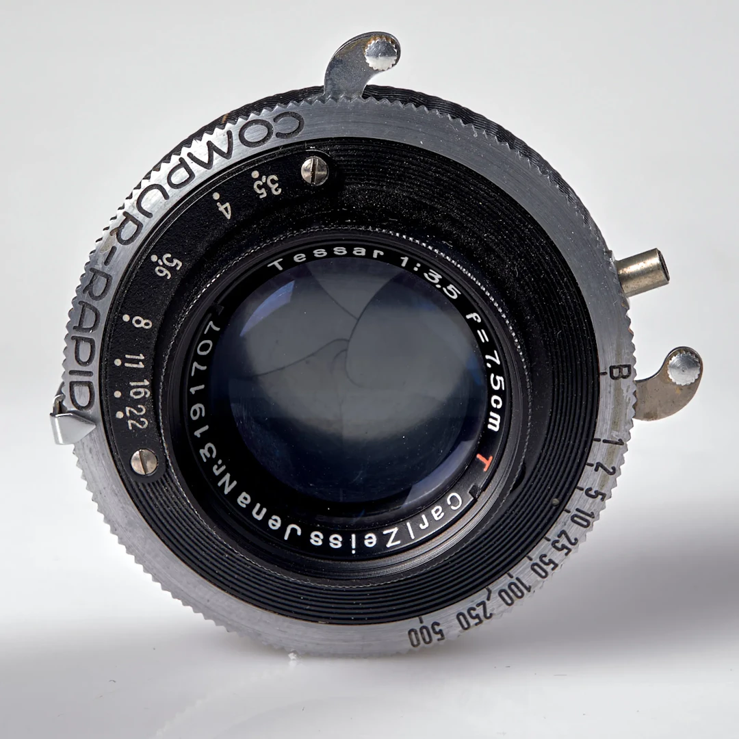 OBJEKTIV. Carl Zeiss Jena Nr 3191707 Tessar 1:3,5 f=7,5 cm T. 1948.