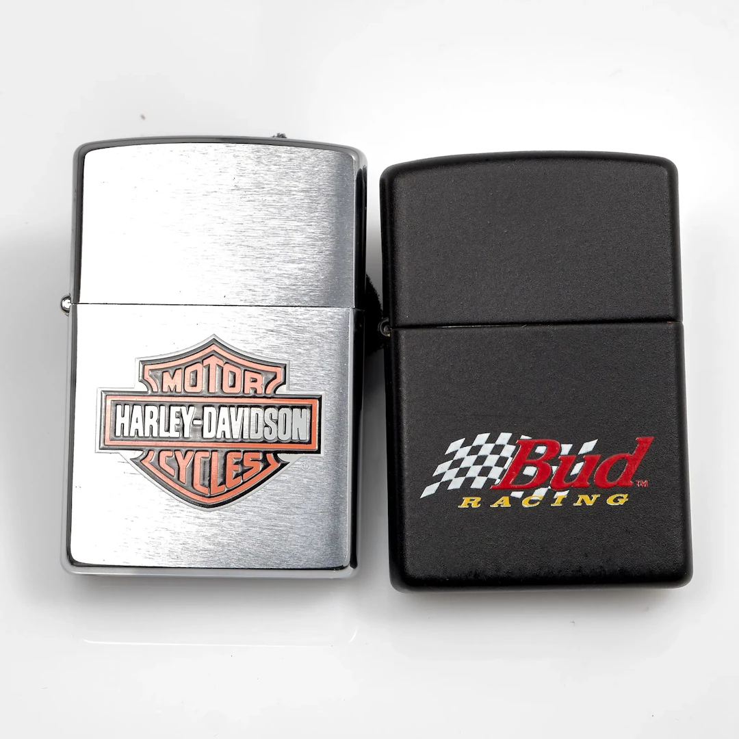 TÄNDARE ZIPPO. 2 stycken. Bud Racing. Budweiser NASCAR Racing Series.