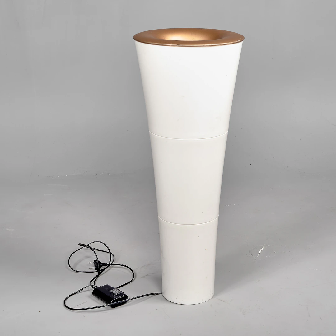 CARL ÖJESTAM & MAGNUS ELEBÄCK. Golvlampa. Fackla. IKEA. 1980-tal.