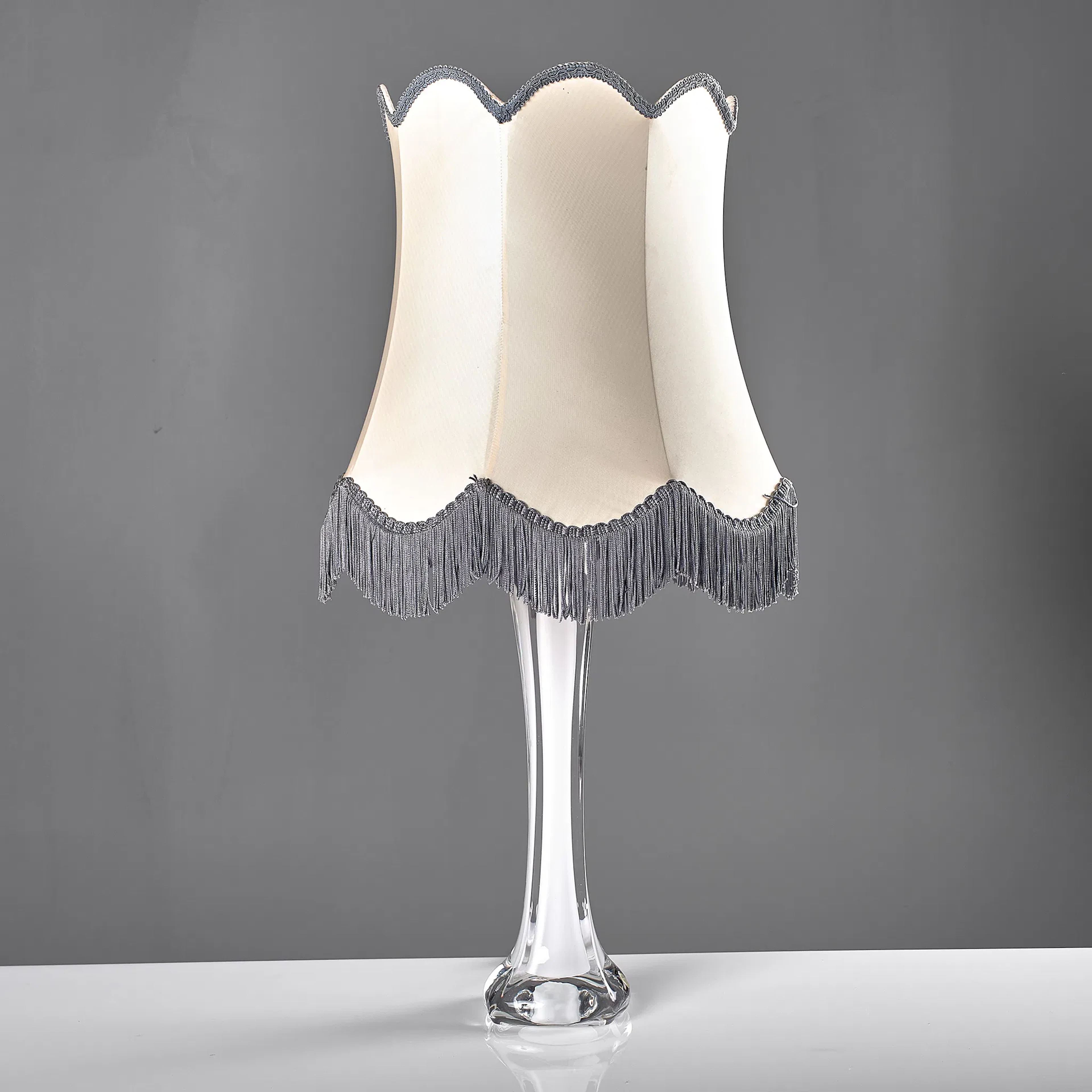 BORDSLAMPA. Glas med underfång. Kosta. 1960-70-tal.
