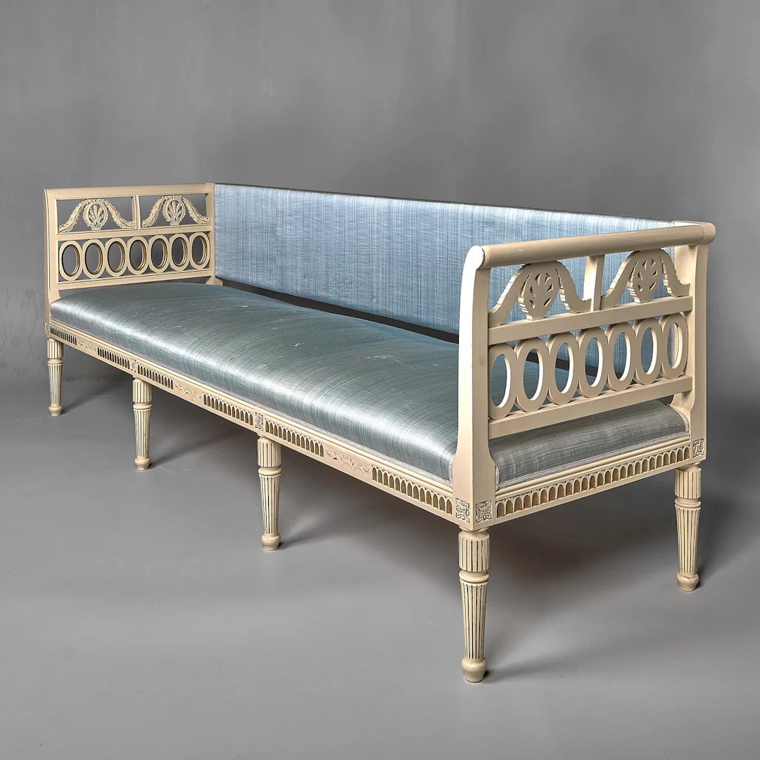 SOFFA. Gustaviansk stil. Lindome. 1900-talets mitt.