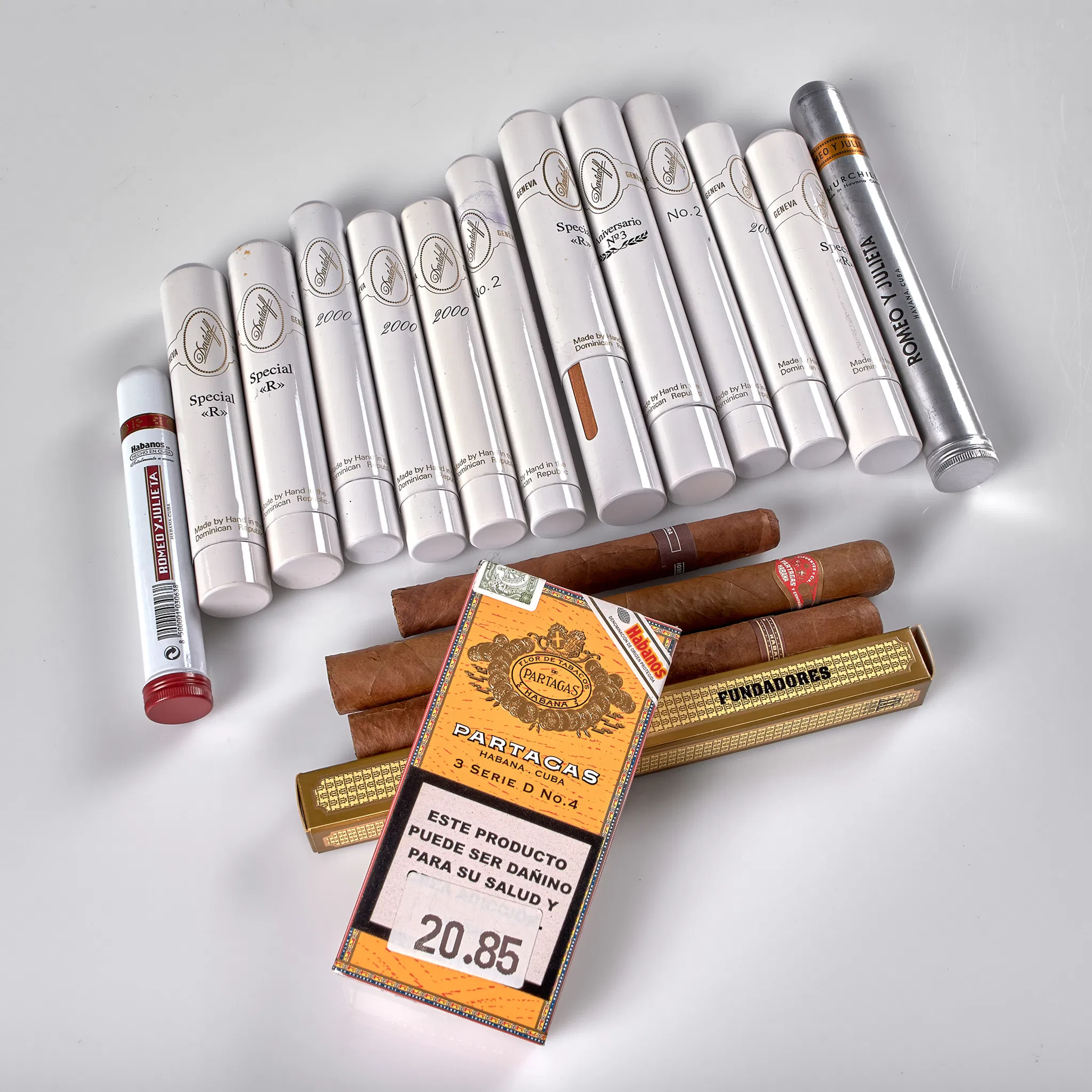 CIGARRER. 20 stycken. 18 stycken från Kuba och 2 stycken från Dominikanska