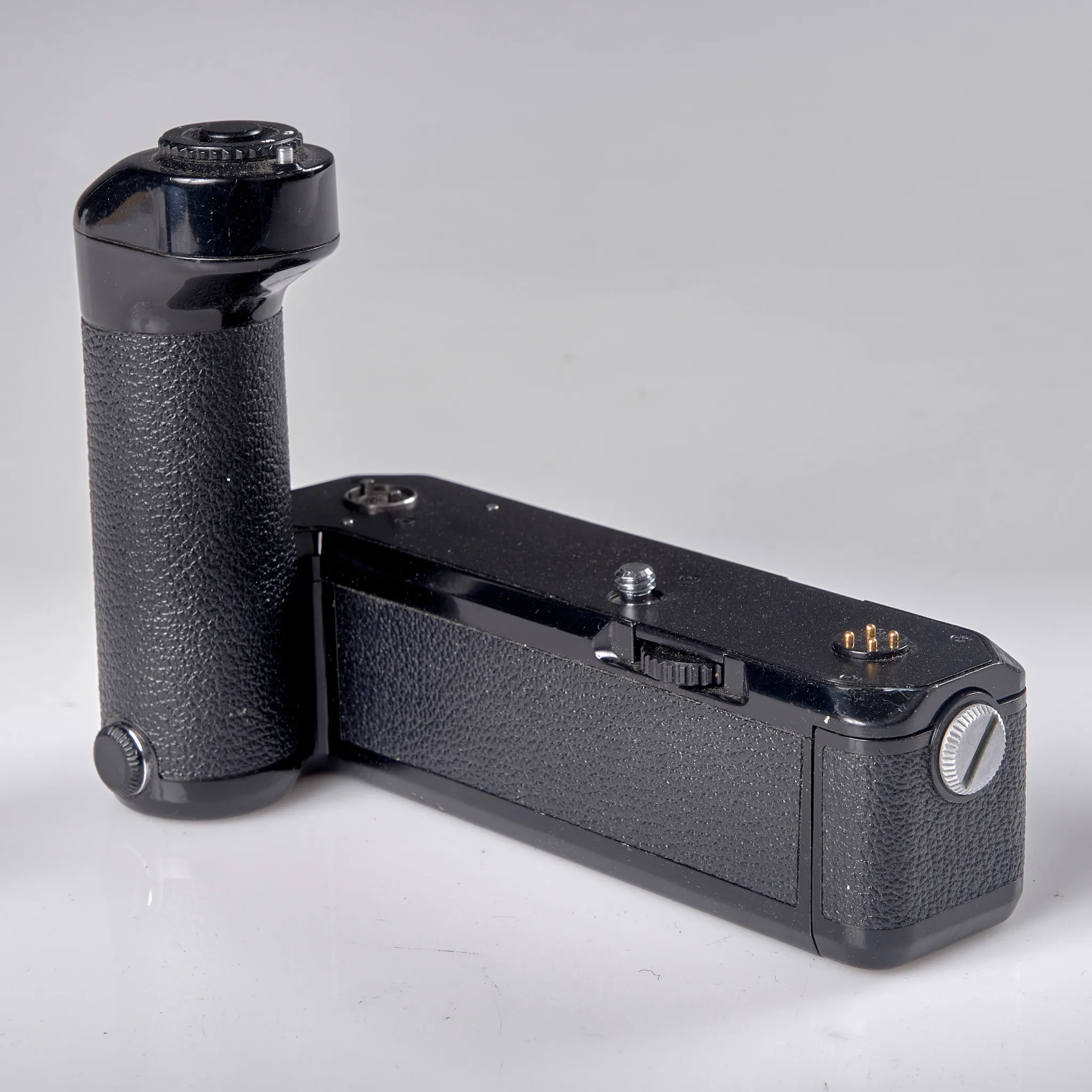 MOTORDRIVE. Nikon. MD-12. 188324. 1980-83.