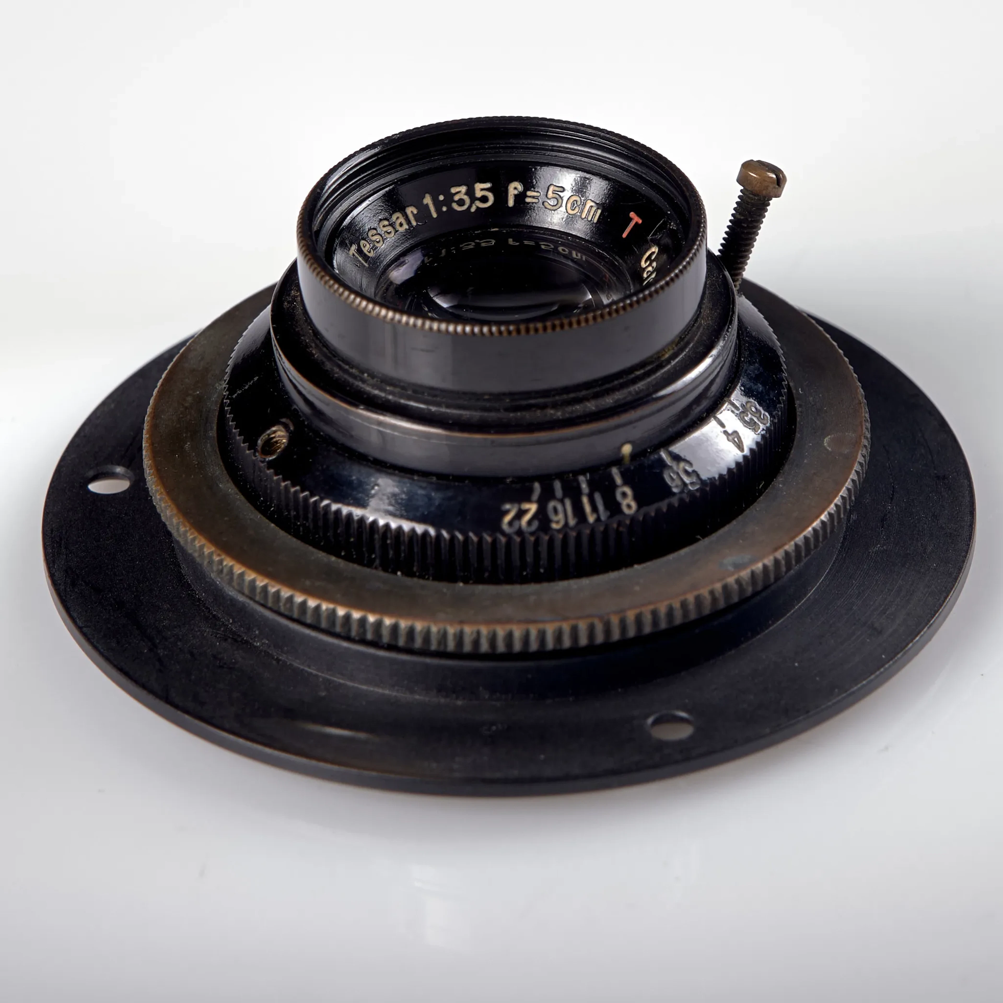OBJEKTIV. Carl Zeiss Jena Tessar 1:3,5 f=5 cm Nr 3068604. 1947-48.
