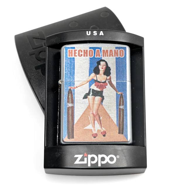 TÄNDARE ZIPPO. Hecho A mano. Cuba Pin-Up. 2004.