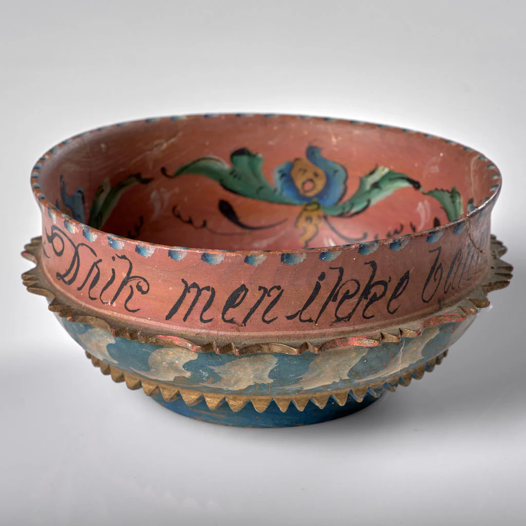 ÖLBOLLE. Trä. Originalmålad med skrift. Norge. 1800-tal.